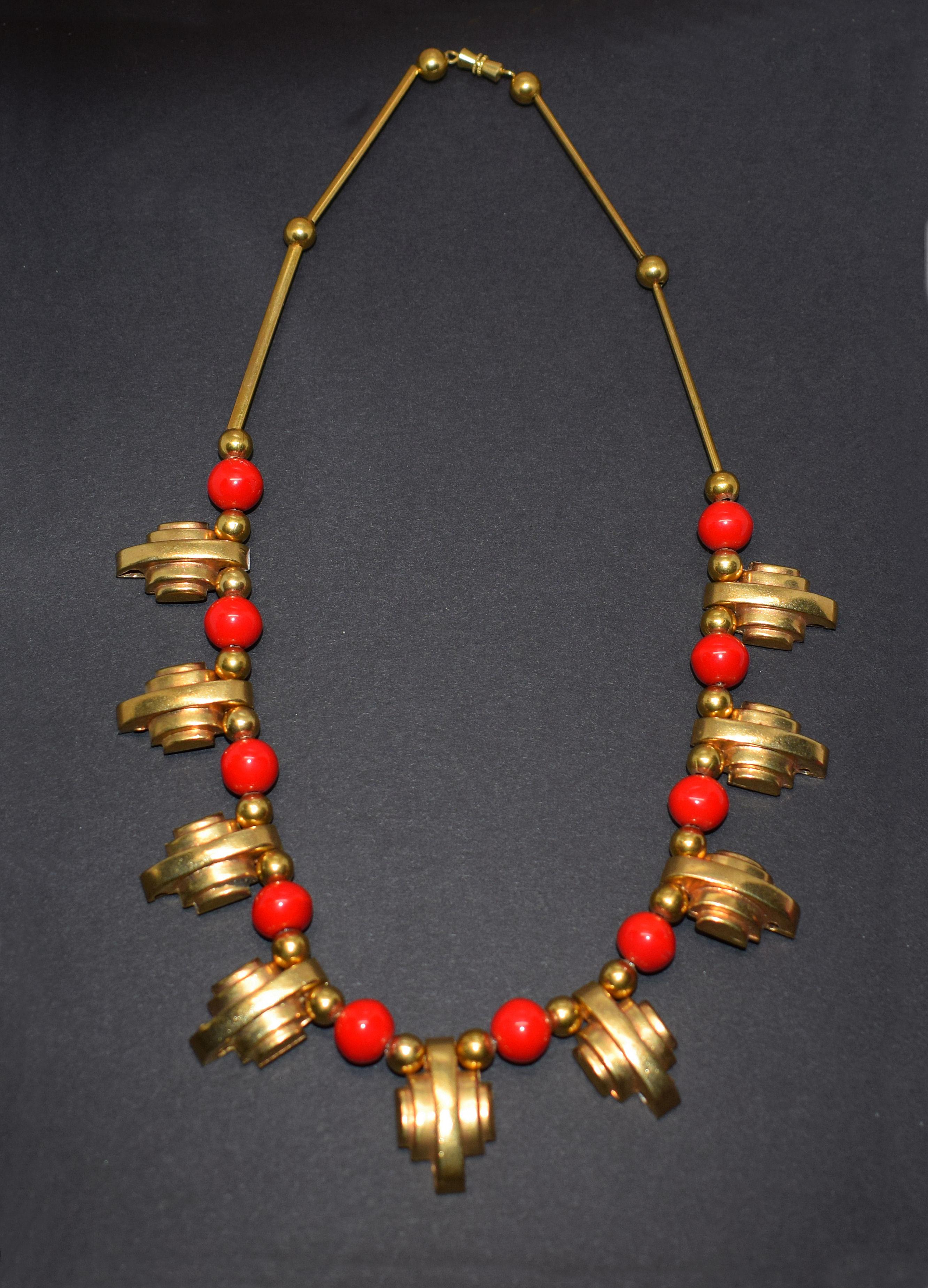 Art Deco 1930s Ladies Gold Tone Streamline Necklace 1