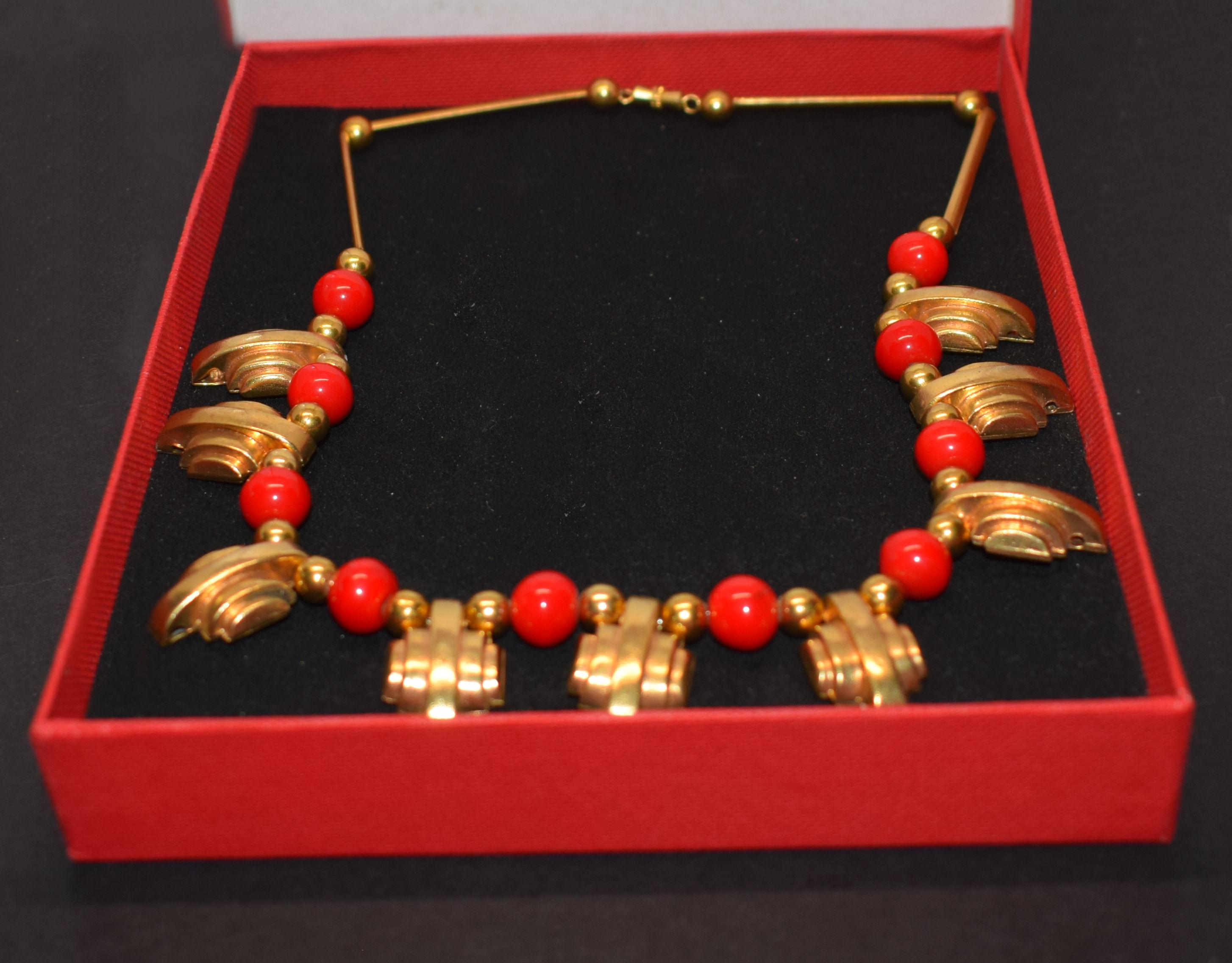 Art Deco 1930s Ladies Gold Tone Streamline Necklace 3