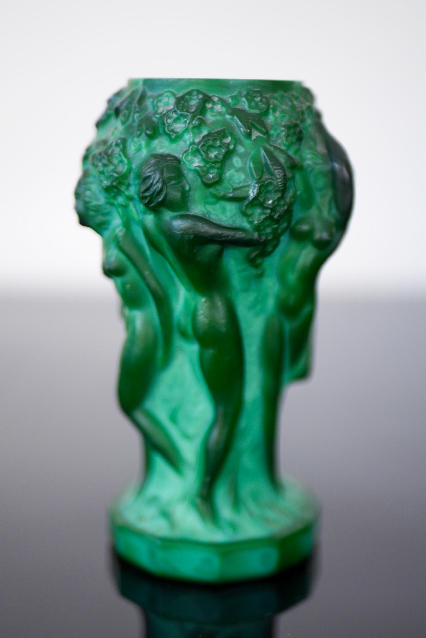Hand-Crafted Art Deco 1930s Malachite Jade Glass Vase by Frantisek Pazourek