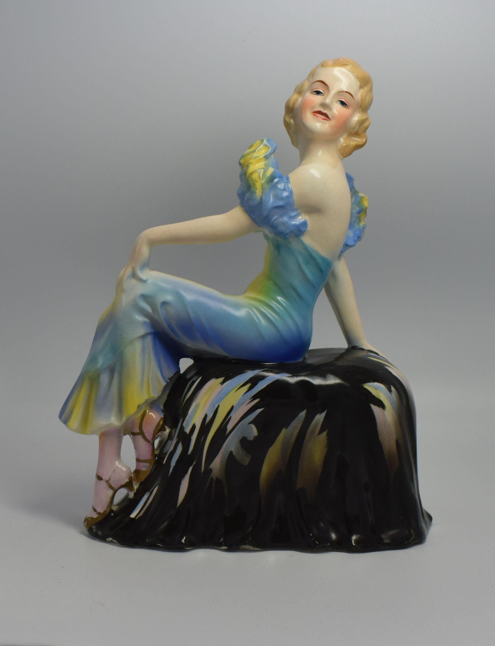 Art Deco 1930s Original Ceramic Figurine In Good Condition For Sale In Devon, England