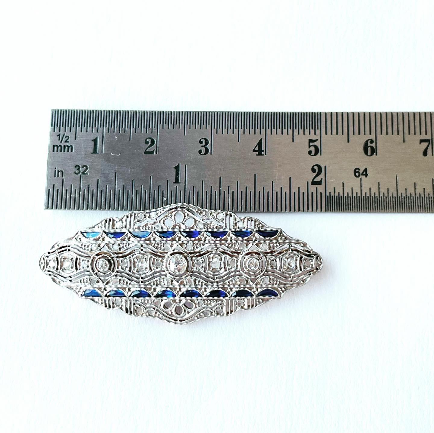 Art Deco 1930s Oval Diamond Sapphire Filigree Platinum Yellow Gold Brooch For Sale 9