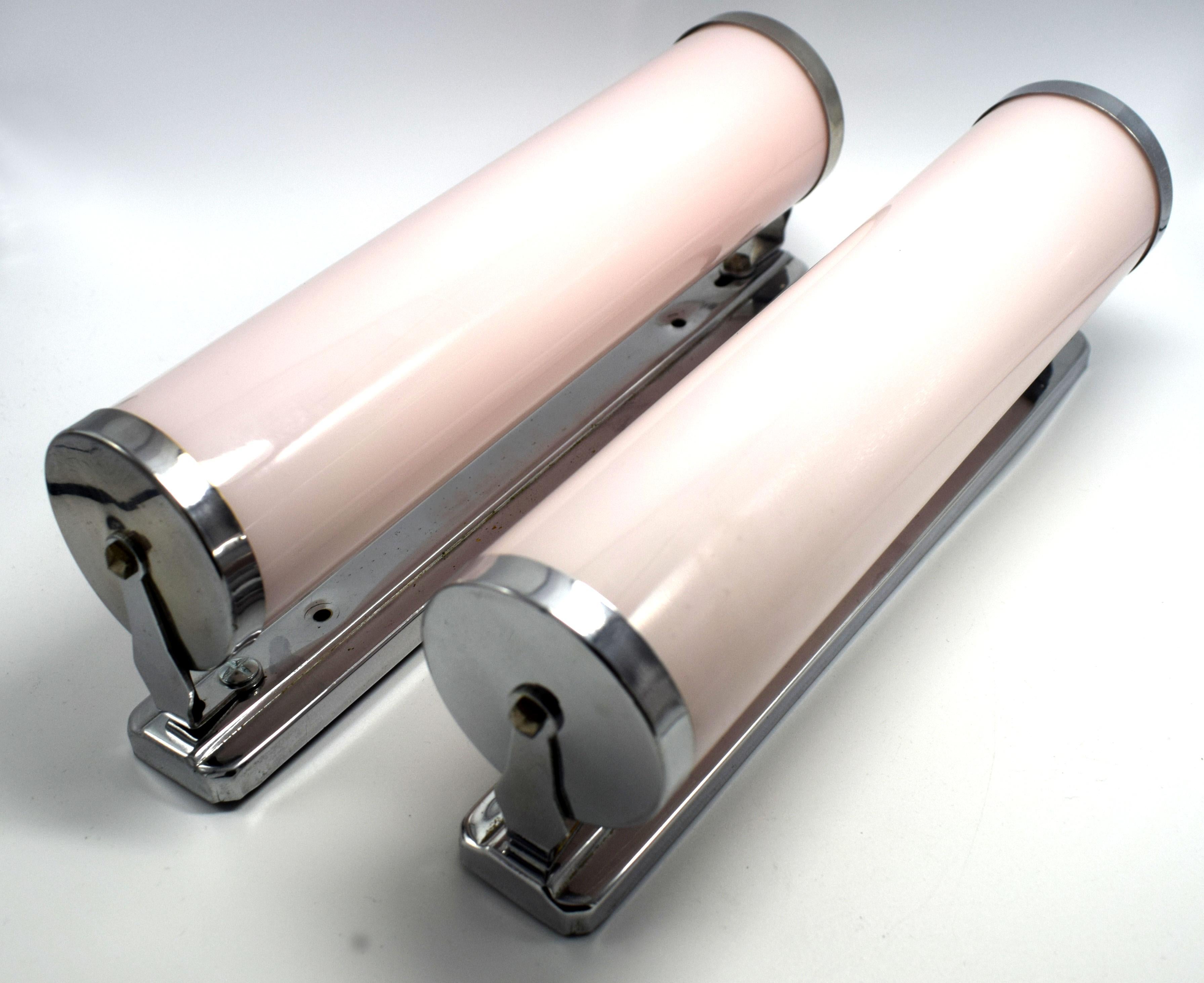 Art Deco 1930s Pair of Rose Pink Strip Glass Wall Lights 4