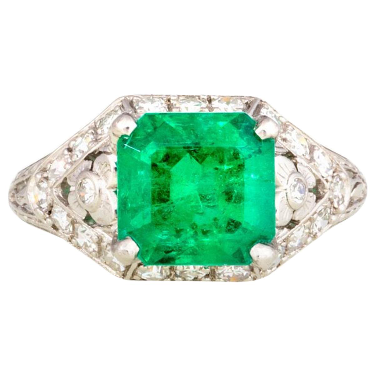 Art Deco 1930s Platinum Diamond and Emerald Ring For Sale