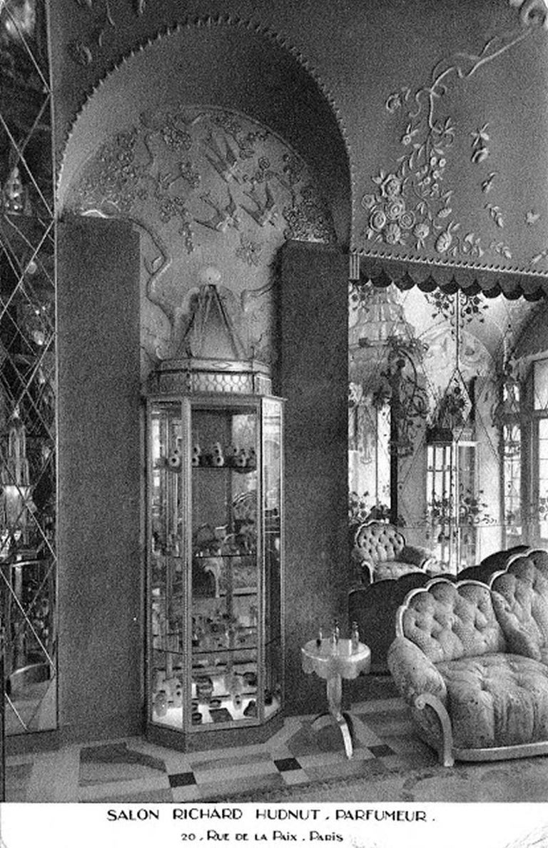 Art Deco 1930s Three Flowers Ladies Compact