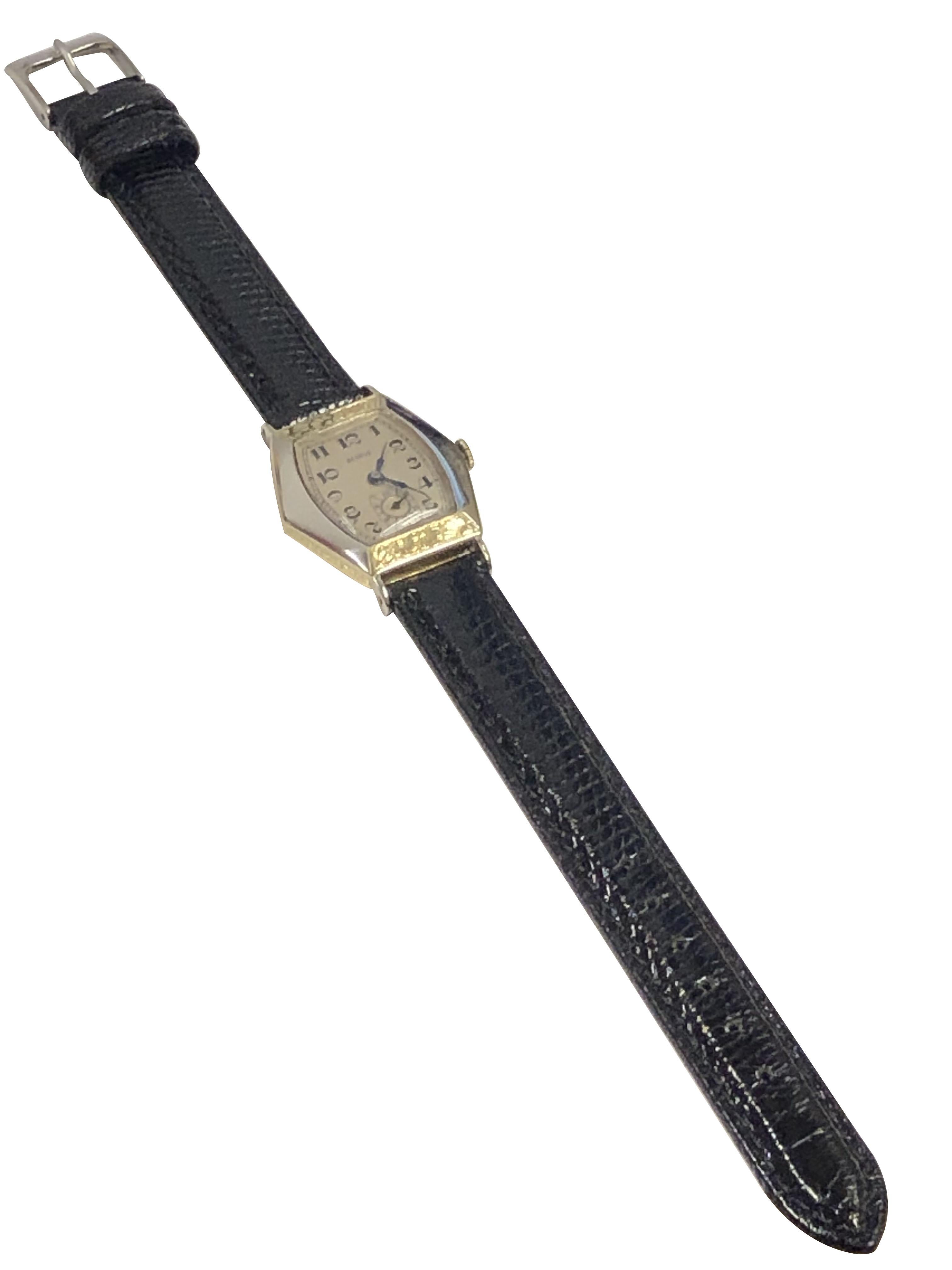 Zweifarbige Benrus mechanische Art-Déco-Armbanduhr aus Gold, 1930er Jahre im Zustand „Hervorragend“ im Angebot in Chicago, IL