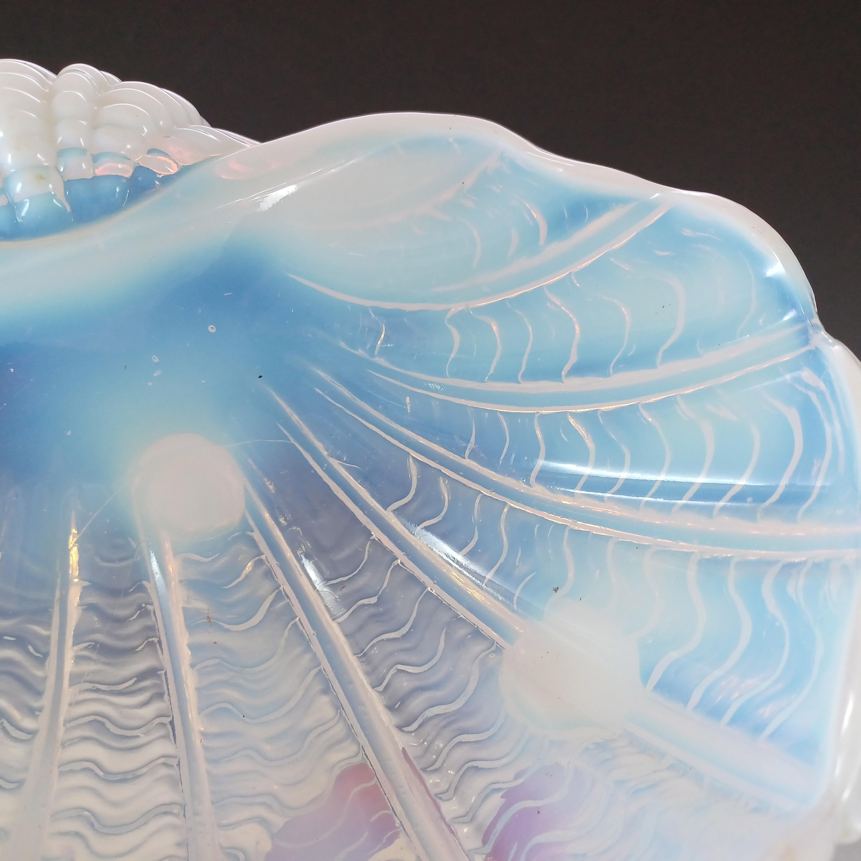 Pressed Art Deco 1930's Vintage Opalescent Glass Clam Shell Bowl For Sale
