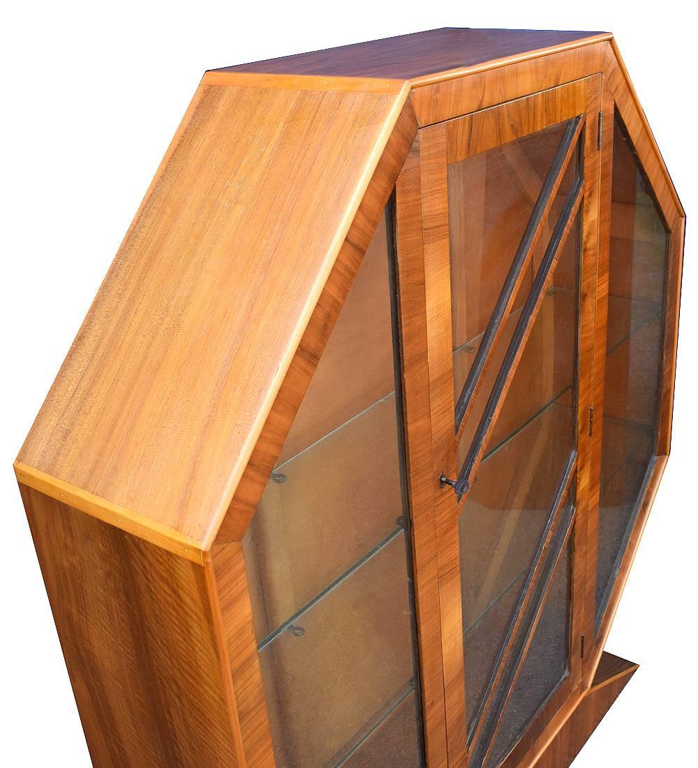 Art Deco 1930s Walnut Hexagonal Display Cabinet or Vitrine In Good Condition In Devon, England