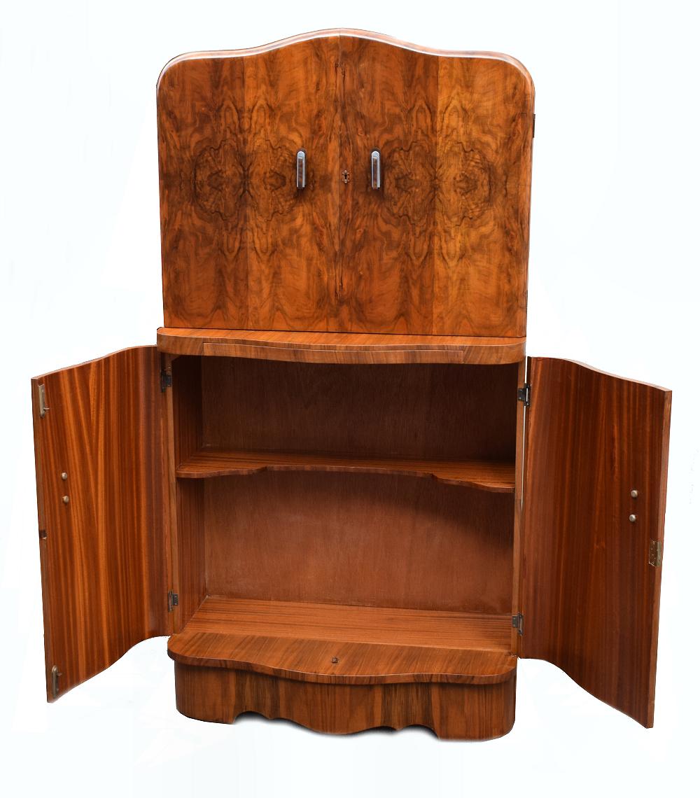 English Art Deco 1930s Walnut Serpentine Fronted Cocktail Drinks Dry Bar