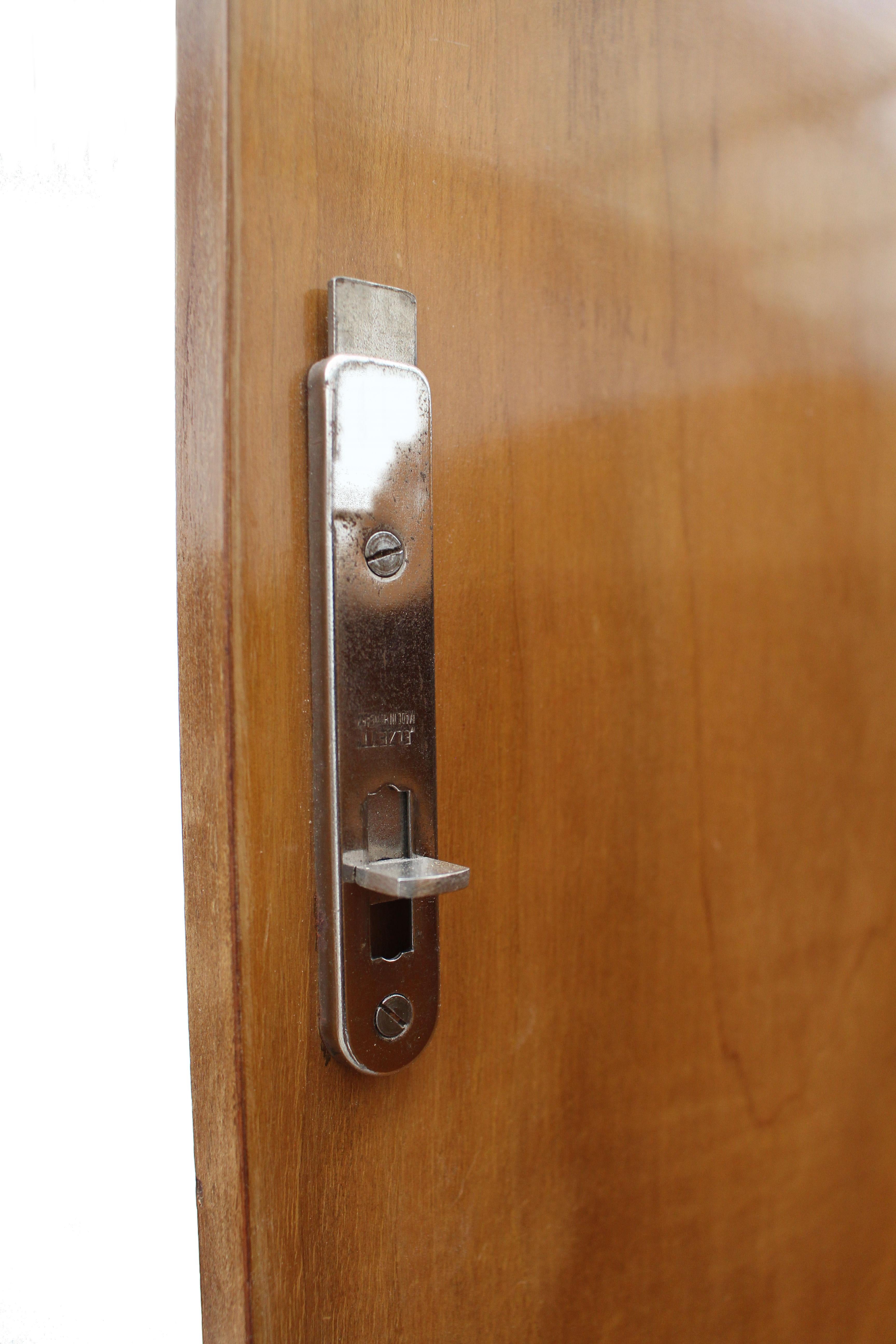 Art Deco 1930s Walnut Two-Door Wardrobe, English, circa 1930 7