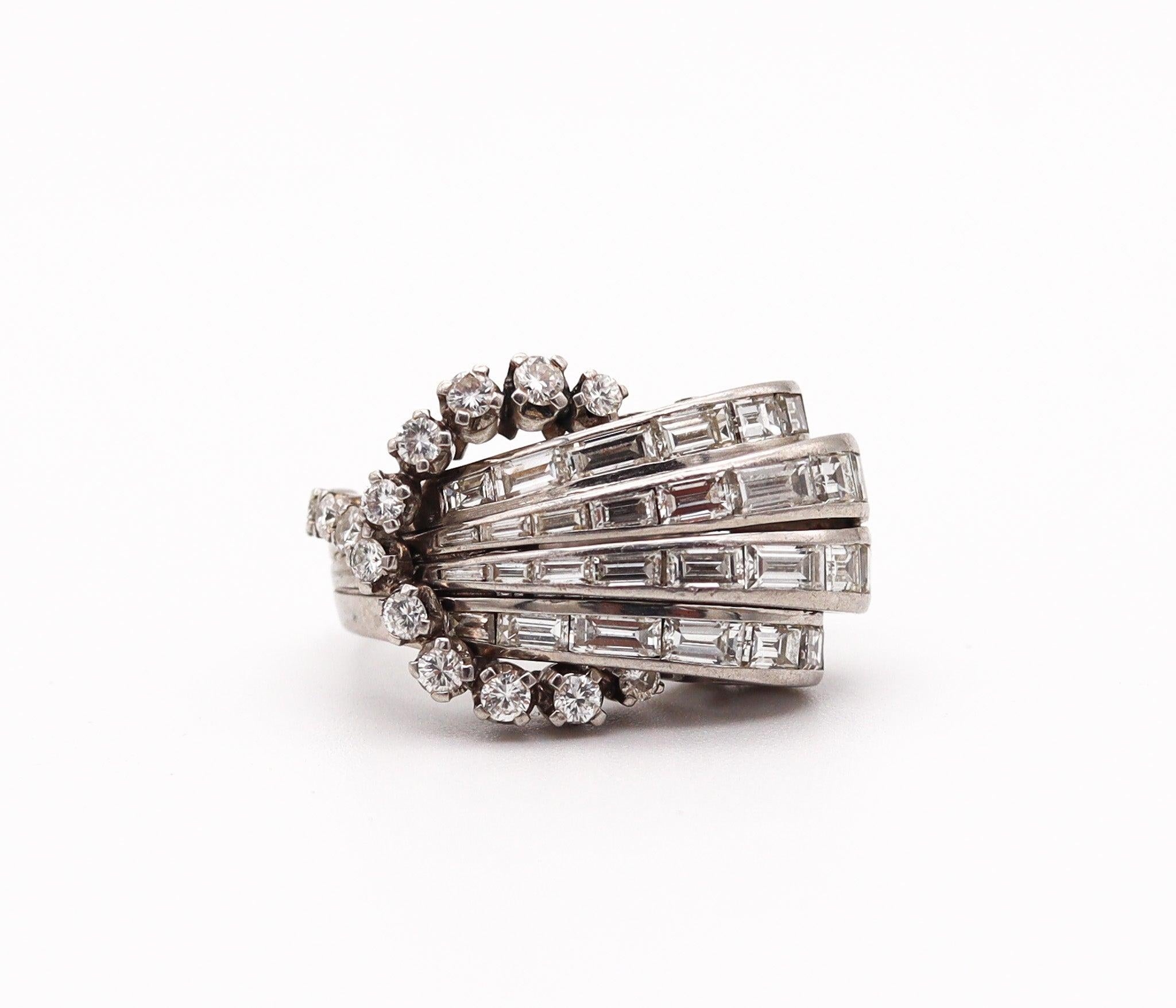 ART DECO 1935 Cocktailring aus massivem Platin mit 3,24 Karat Diamanten im gemischten Schliff (Gemischter Schliff)