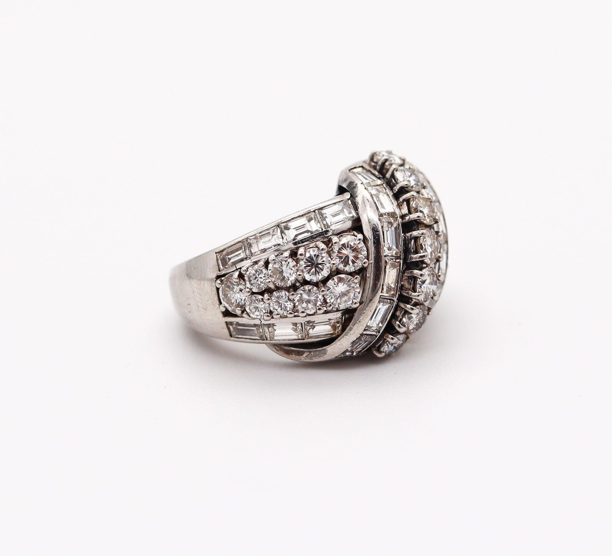 Anillo de cóctel ART DECO 1935 en platino macizo con diamantes talla mixta de 4,11 qt en Excelente estado para la venta en Miami, FL