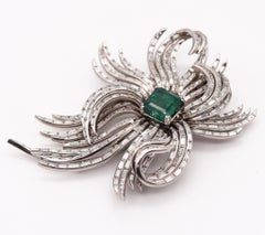 Art Deco 1935 Fabulous Brooch In Platinum With 17.72 Ctw In Diamonds And Emerald