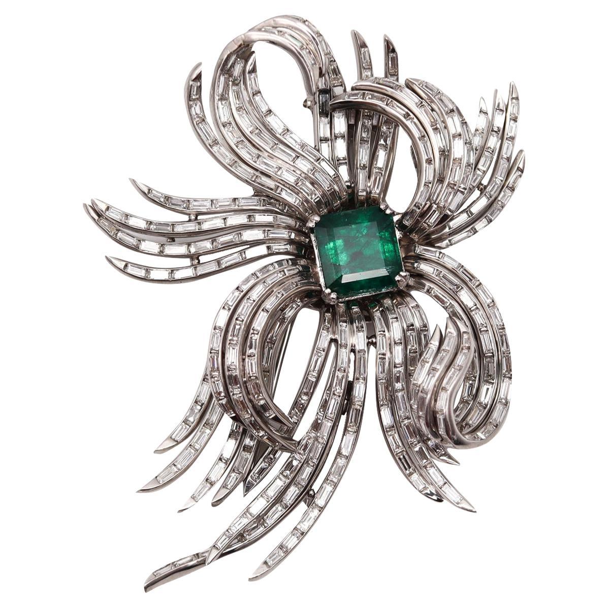 Art Deco 1935 Fabulous Brooch In Platinum With 17.72 Ctw In Diamonds And Emerald For Sale
