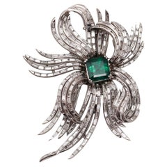 Vintage Art Deco 1935 Fabulous Brooch In Platinum With 17.72 Ctw In Diamonds And Emerald