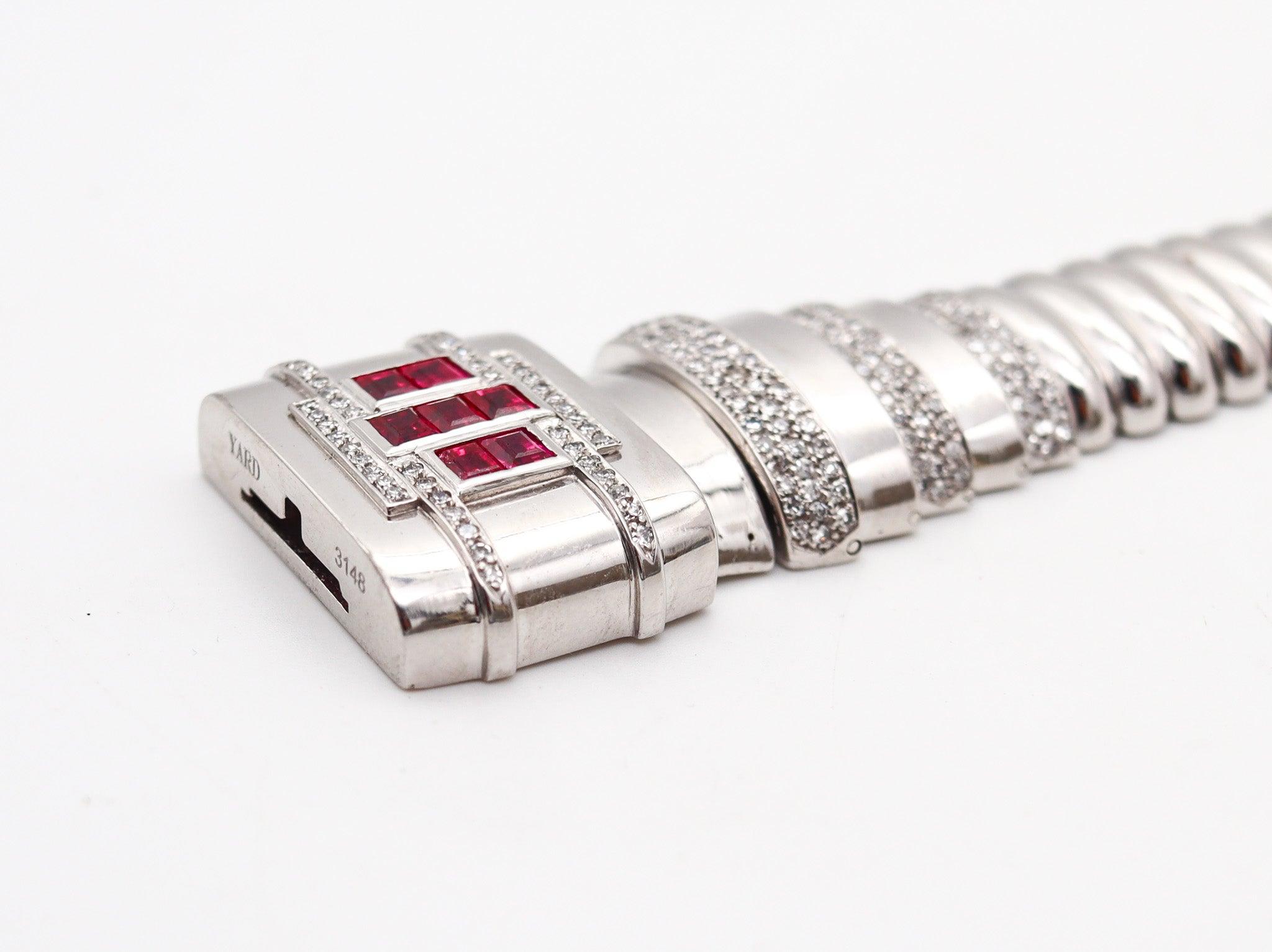 ART DECO 1935 Geometric Bracelet In 18Kt Gold With 7.69 Ctw in Rubies & Diamonds For Sale 3