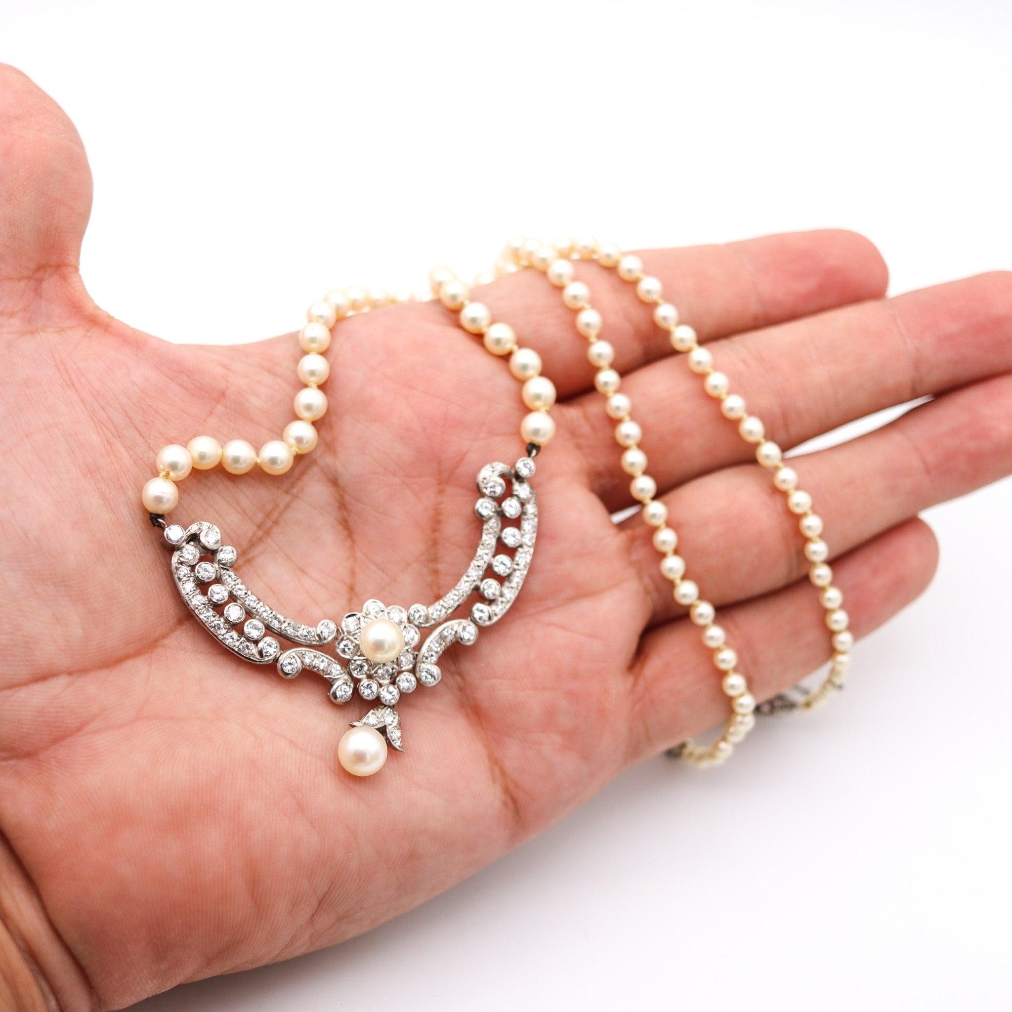 ART DECO 1935 Graduated Pearls Necklace In Platinum With 3.85 Ctw In Diamonds For Sale 1
