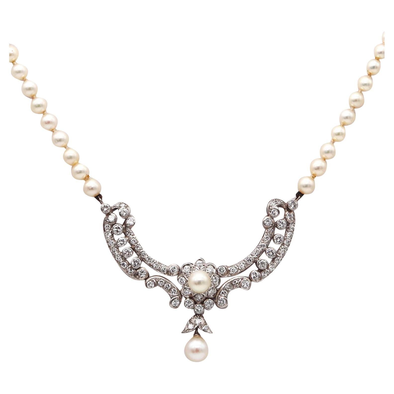 ART DECO 1935 Graduated Pearls Necklace In Platinum With 3.85 Ctw In Diamonds For Sale