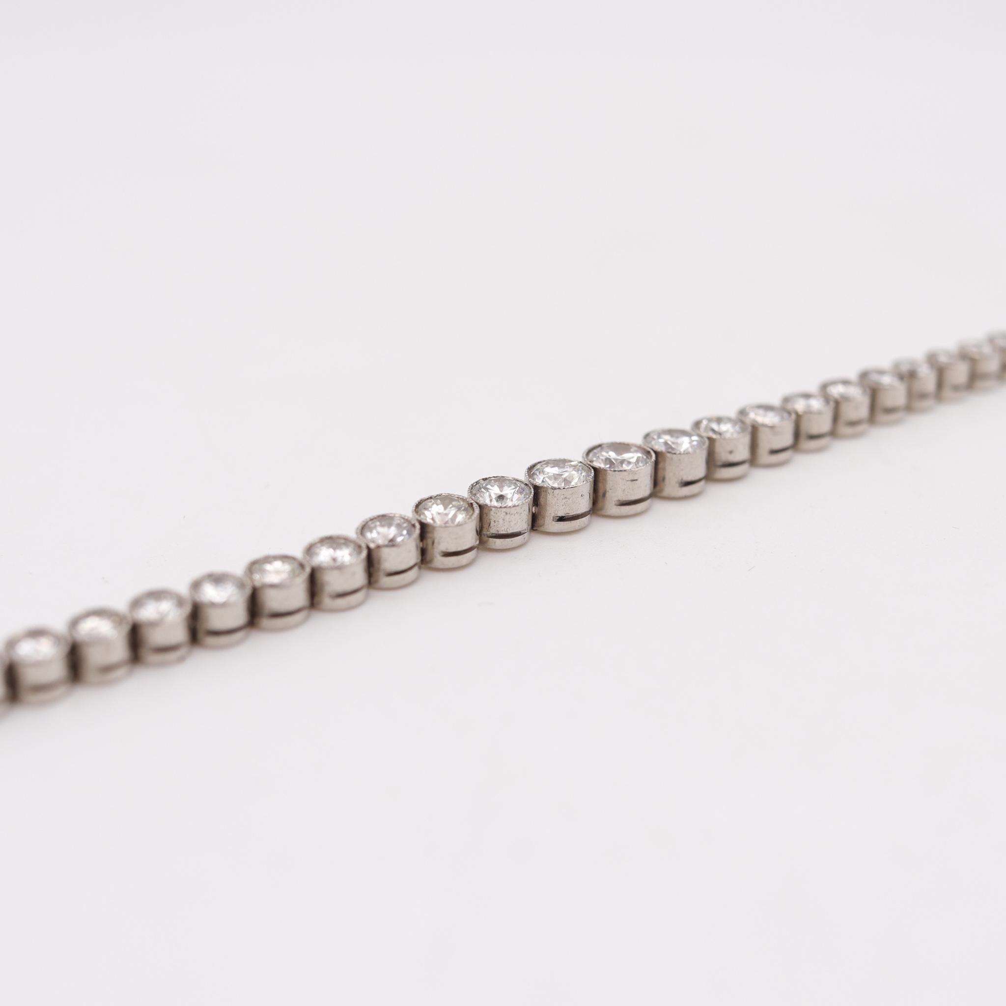 Art Deco 1935 Graduated Riviera Bracelet in Platinum with 5.36 Ctw Diamonds In Excellent Condition For Sale In Miami, FL