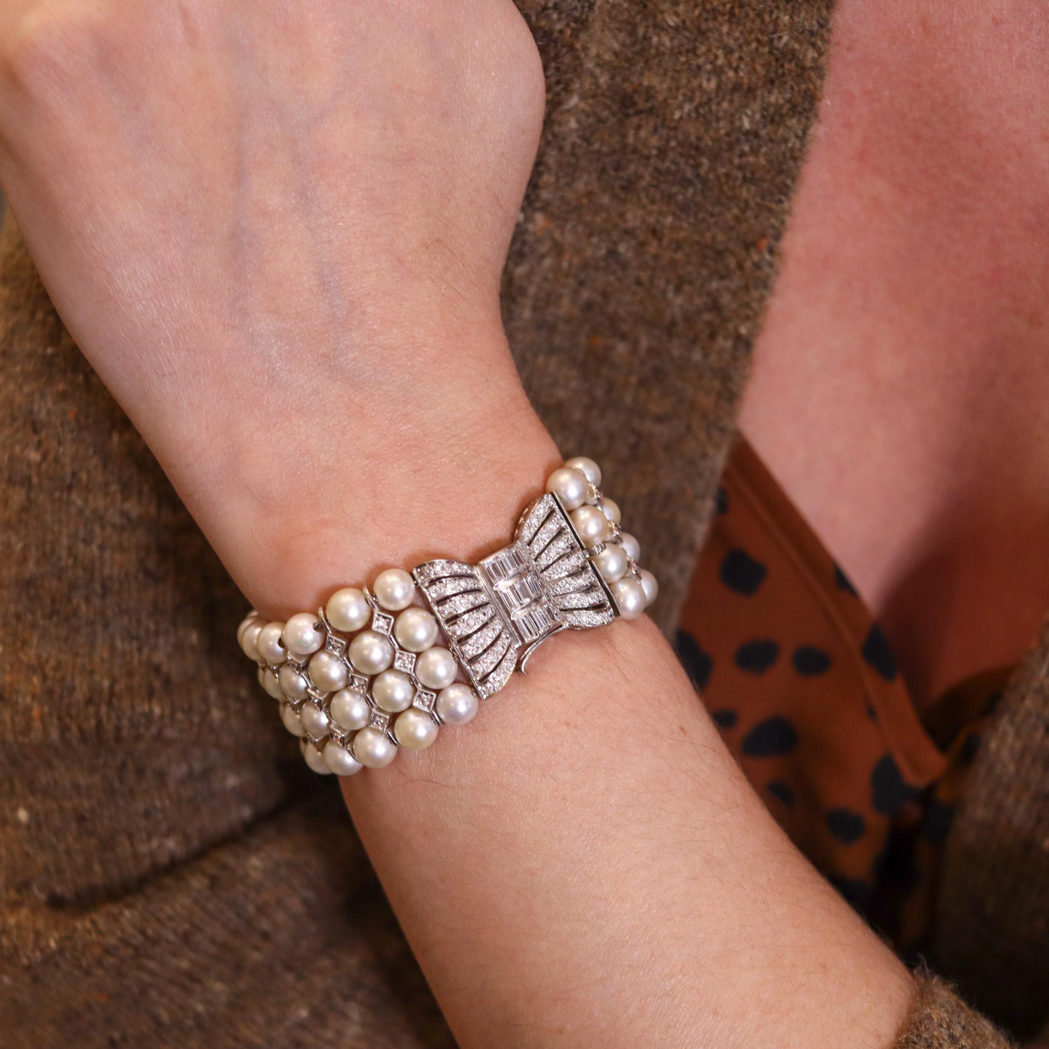Art Deco 1935 Pearls Bracelet In Platinum With 4.10 Carats In VS Diamonds 5