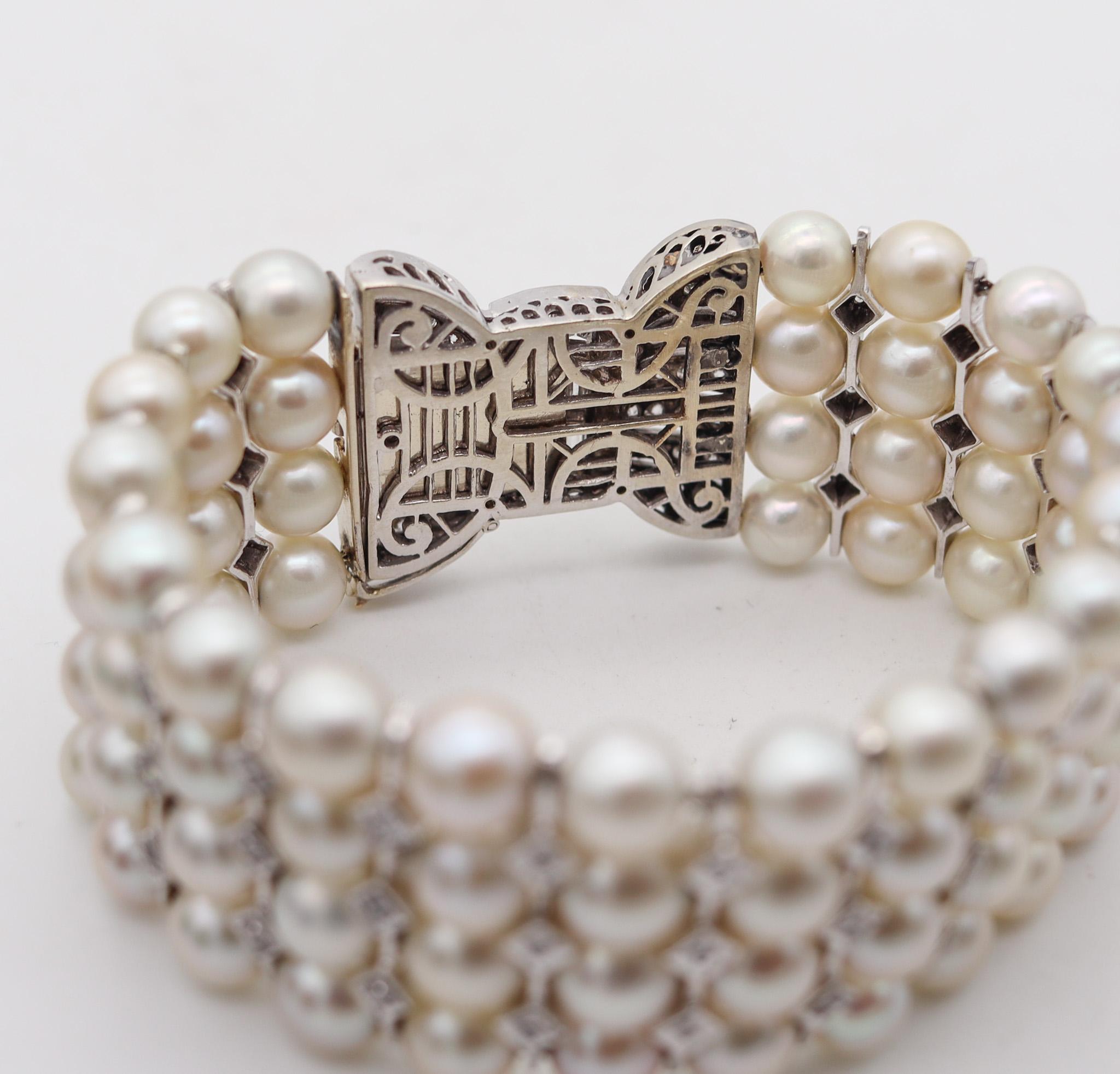 Women's Art Deco 1935 Pearls Bracelet In Platinum With 4.10 Carats In VS Diamonds