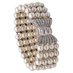 Art Deco 1935 Pearls Bracelet In Platinum With 4.10 Carats In VS Diamonds