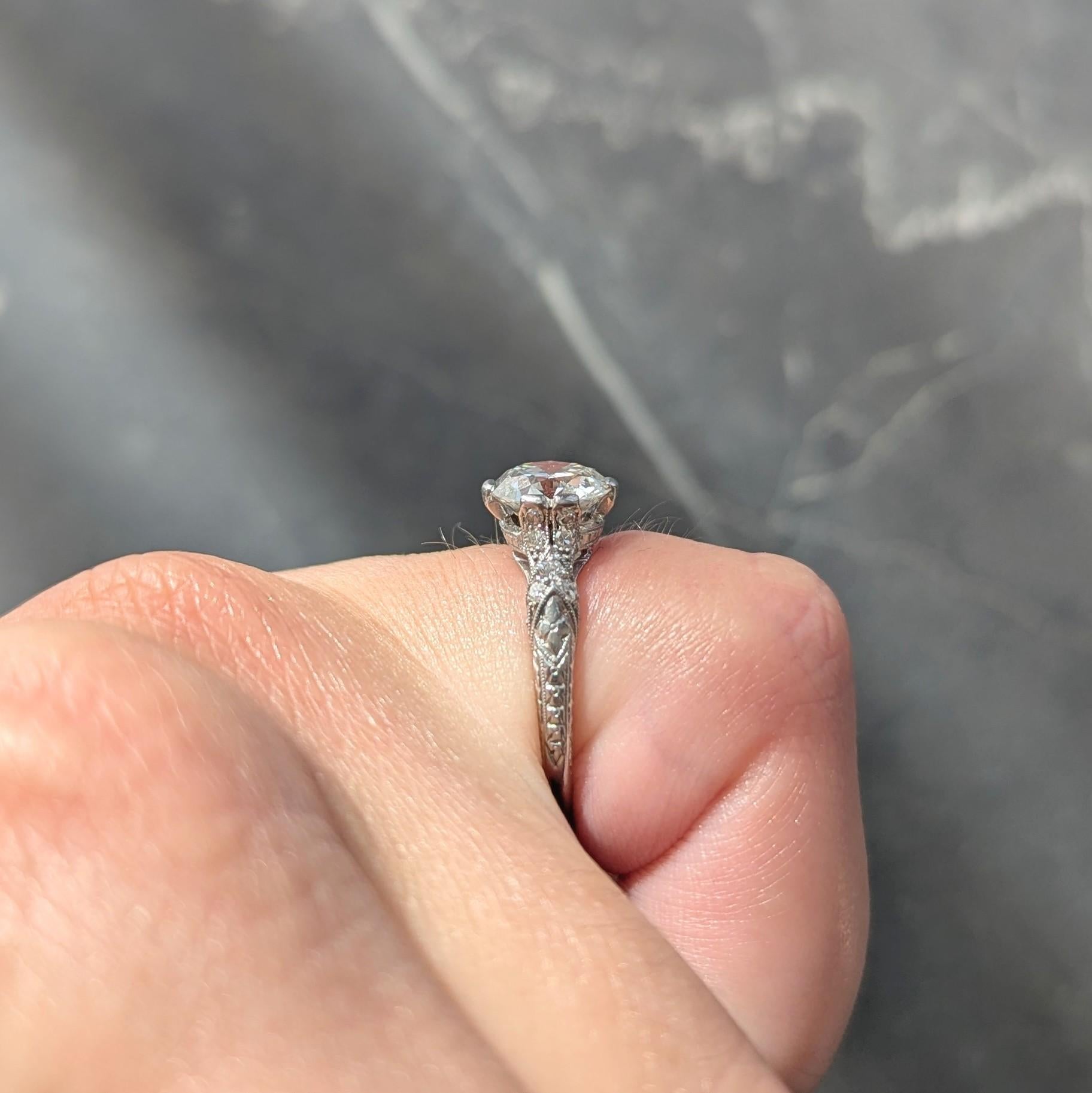 Anello di fidanzamento vintage in platino con diamante vecchio taglio europeo Art of Vintage 1936 1,90 in vendita 7