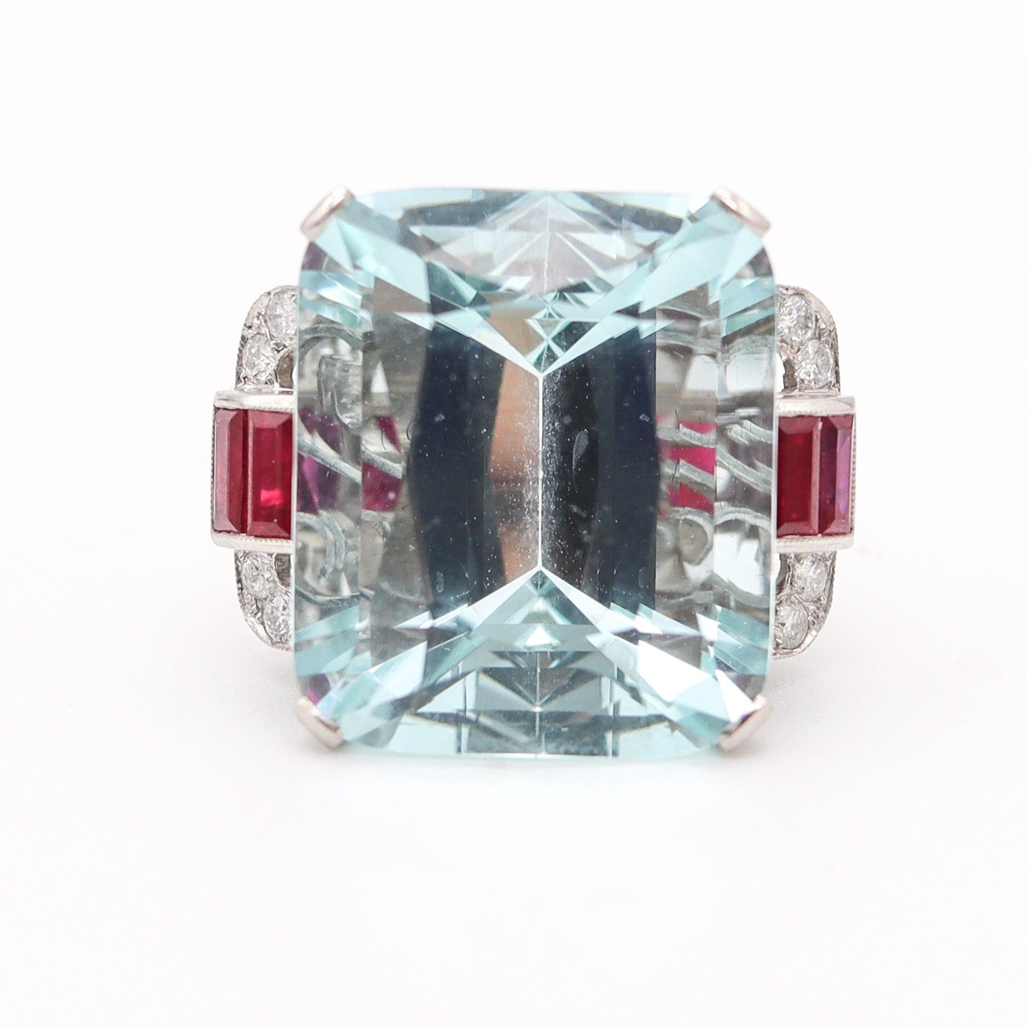 ART DECO 1938 Cocktail-Ring aus Platin 32,99 Karat Aquamarin, Rubine und Diamanten (Art déco) im Angebot
