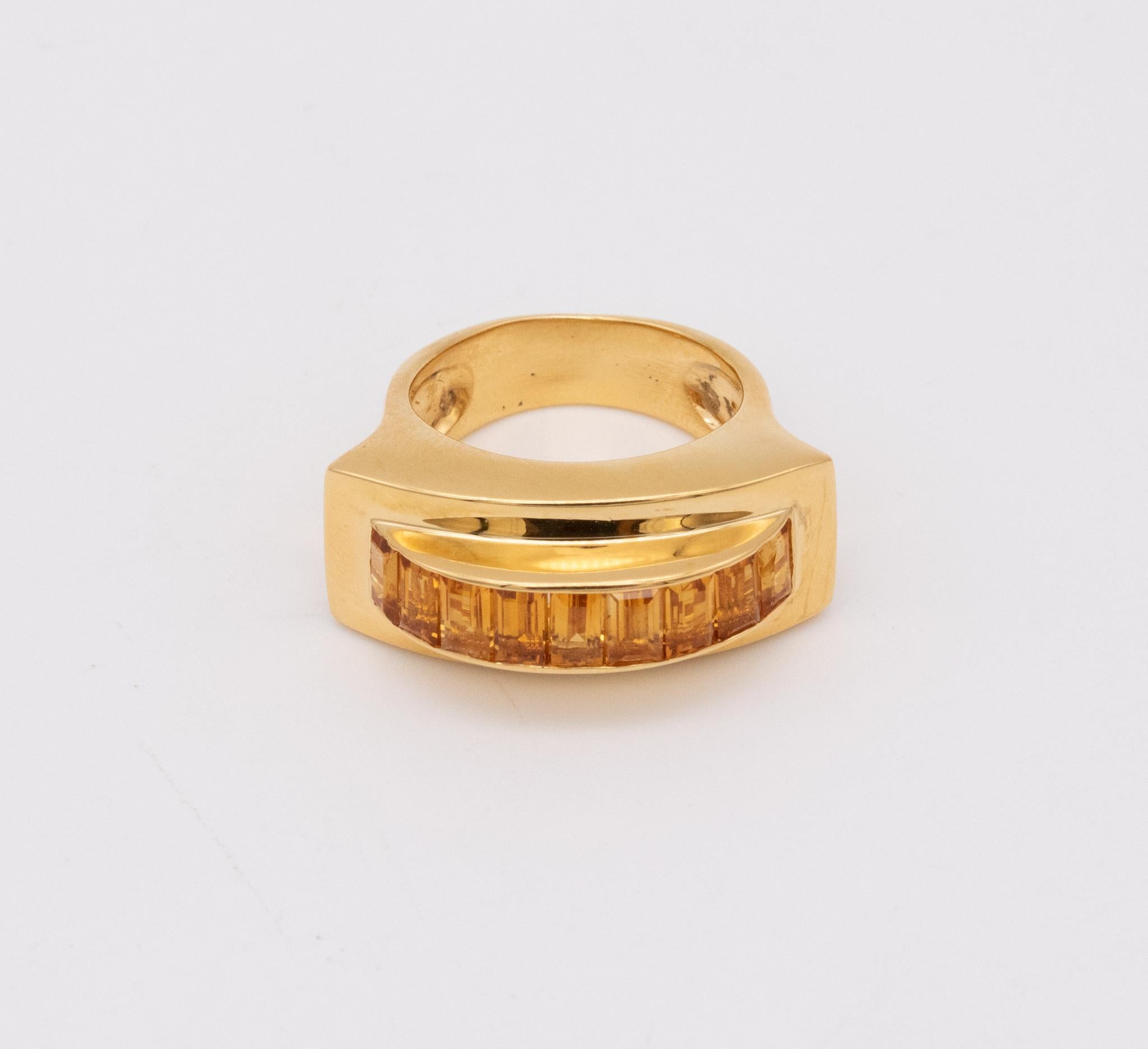 Art Deco 1940 American Geometric Tank Ring 18Kt Gold 4.5 Cts Caliber Citrines For Sale 2