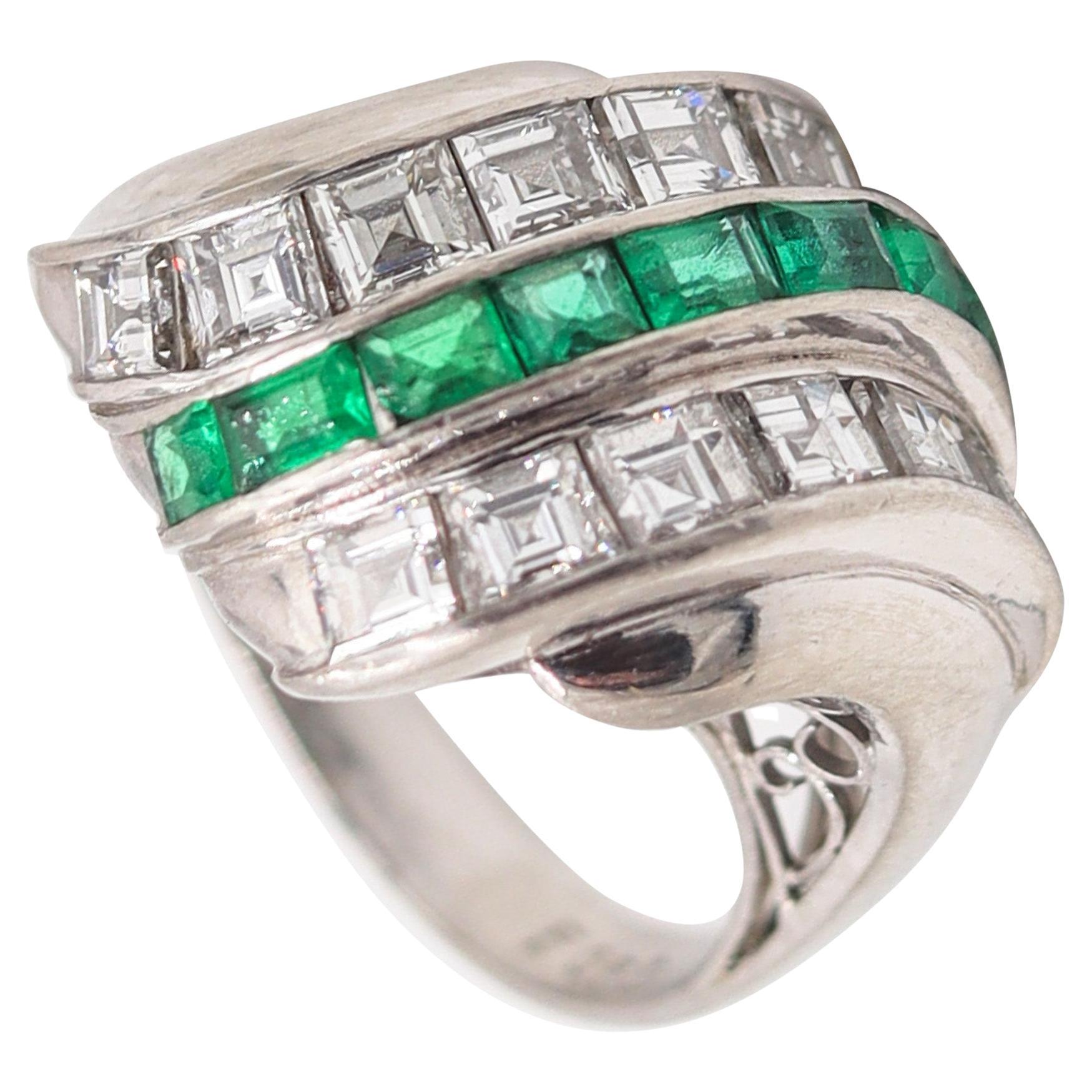ART DECO 1940 Cocktail Ring In Platinum With 2.34 Cwt Carre Diamonds & Emeralds