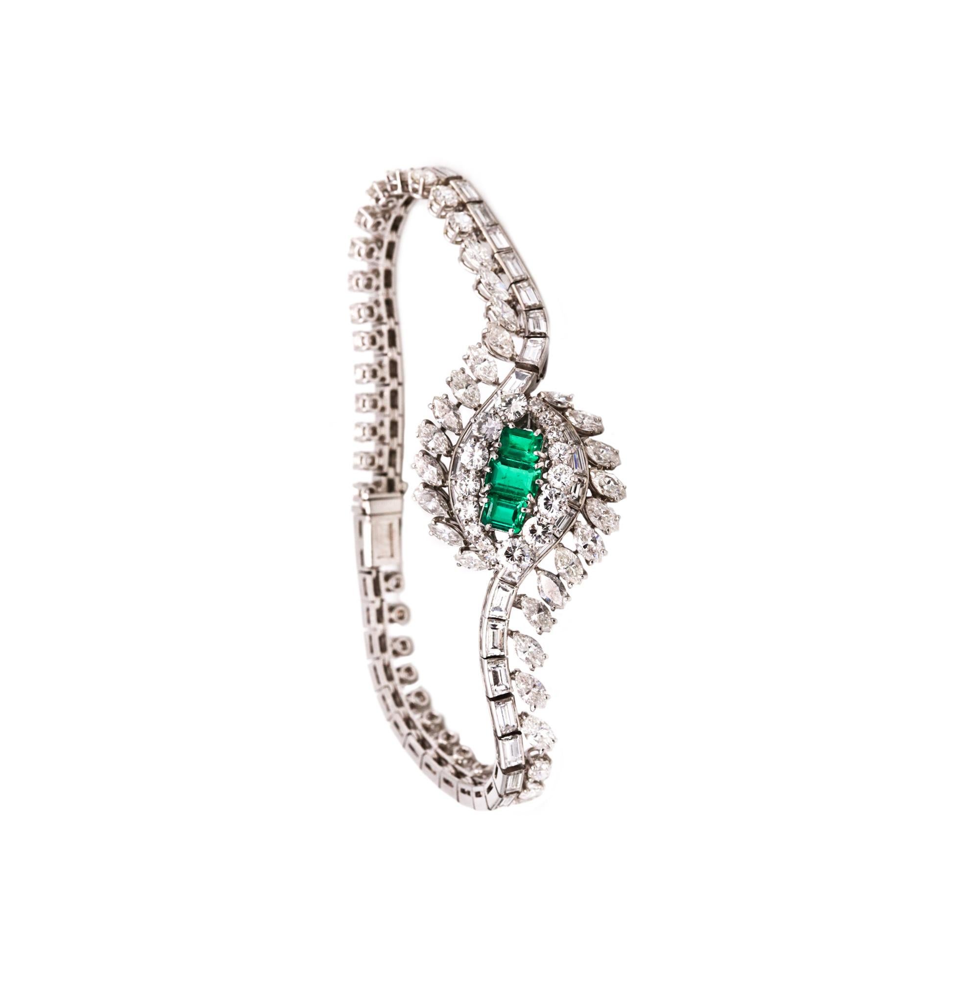 Art Deco 1940 Gia Certified Platinum Bracelet 16.62 Diamonds Colombian Emerald For Sale 5