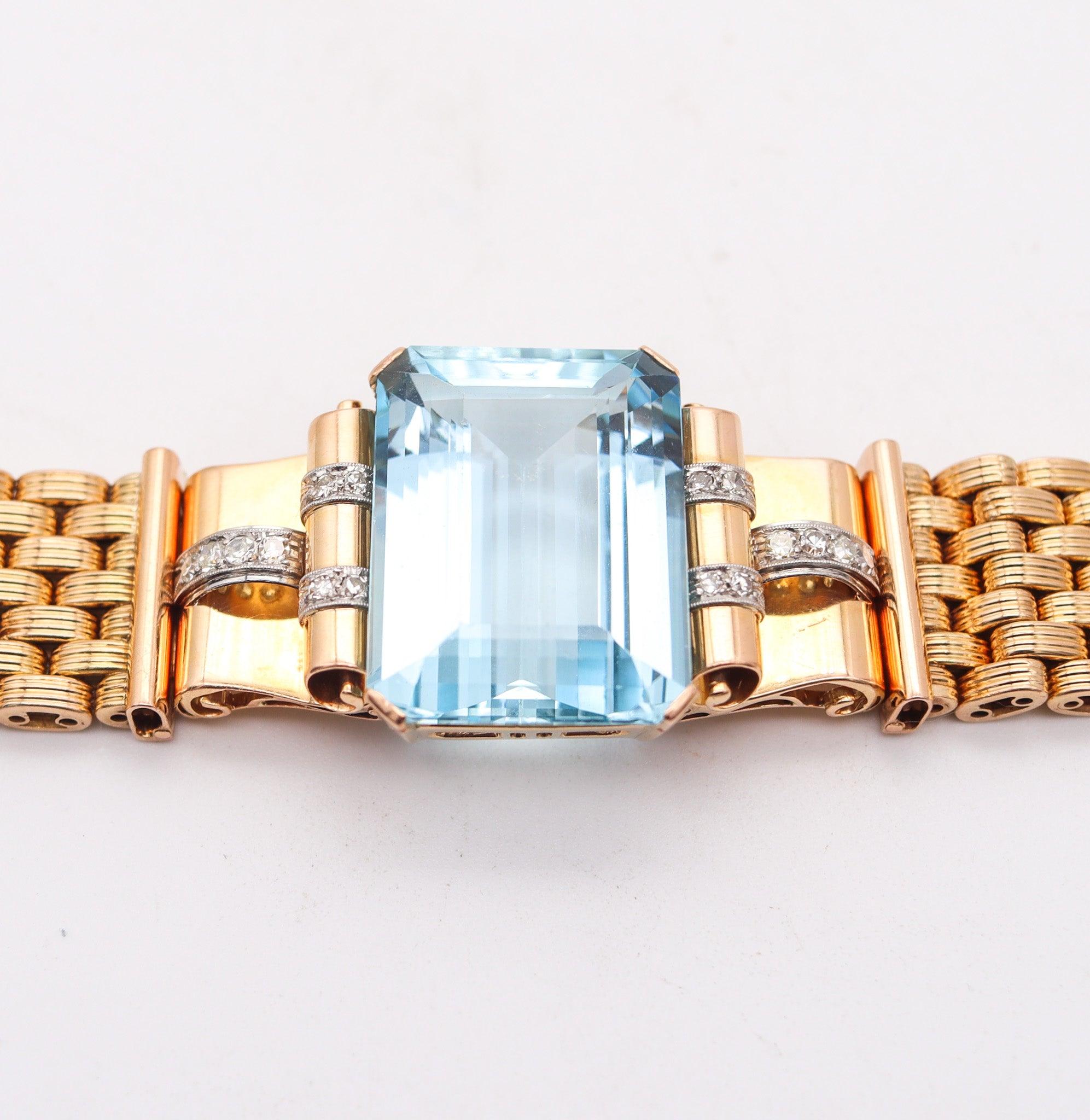 ART-DECO 1940 Retro Bracelet In 18Kt Gold With 61.84 Ctw Aquamarines & Diamonds For Sale 4
