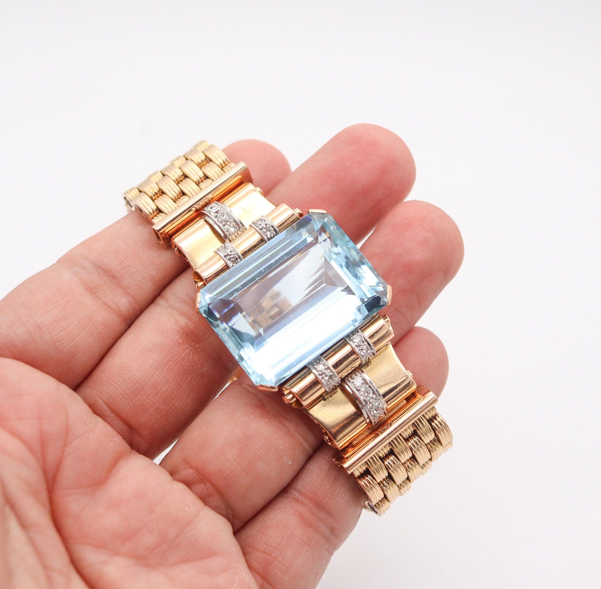 ART-DECO 1940 Retro Bracelet In 18Kt Gold With 61.84 Ctw Aquamarines & Diamonds For Sale 5
