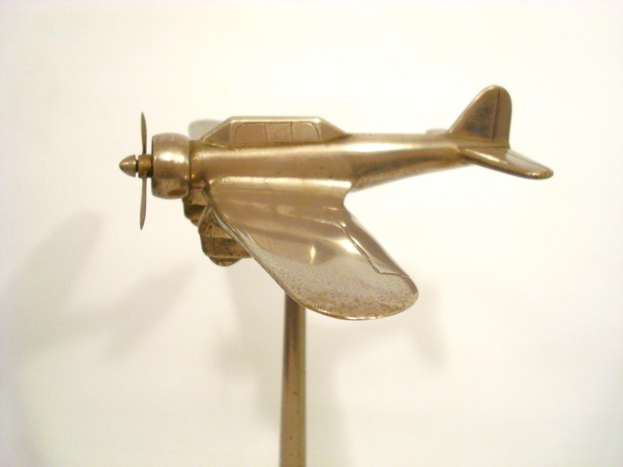 Maquette d'avion de chasse de bureau Art déco des années 1940 Bon état - En vente à Buenos Aires, Olivos
