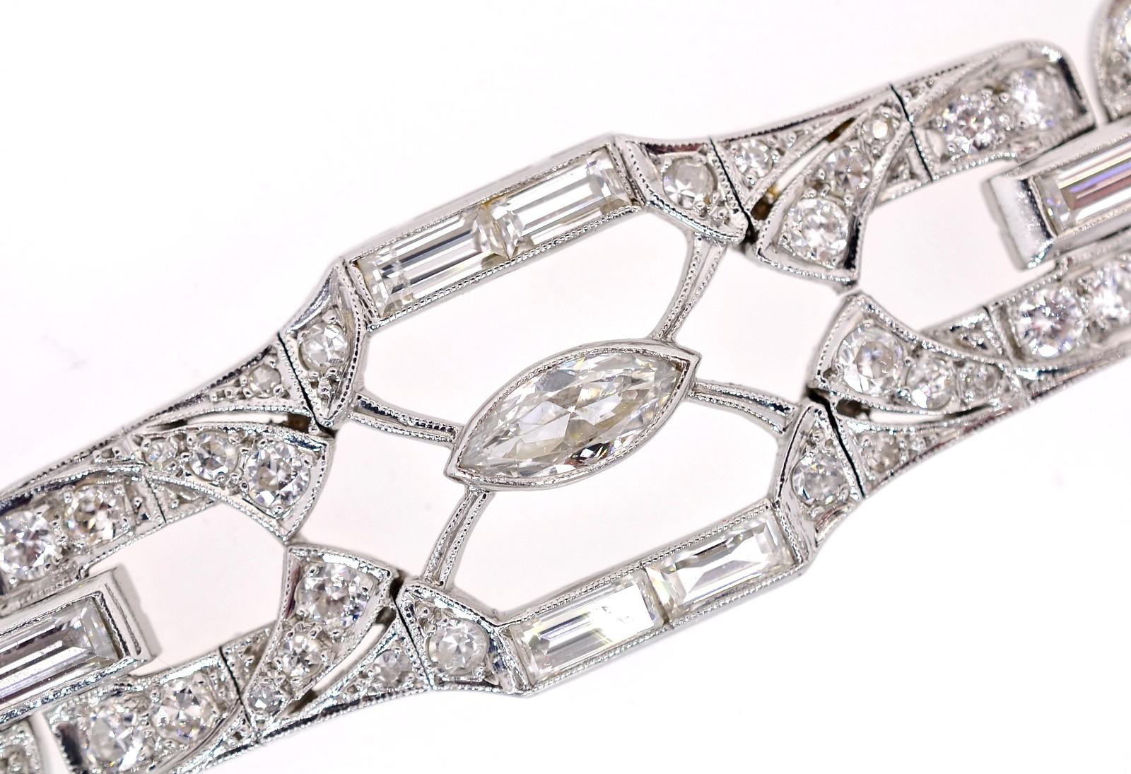 Art Deco 1940s Diamond & Platinum Bracelet In Good Condition In Beverly Hills, CA