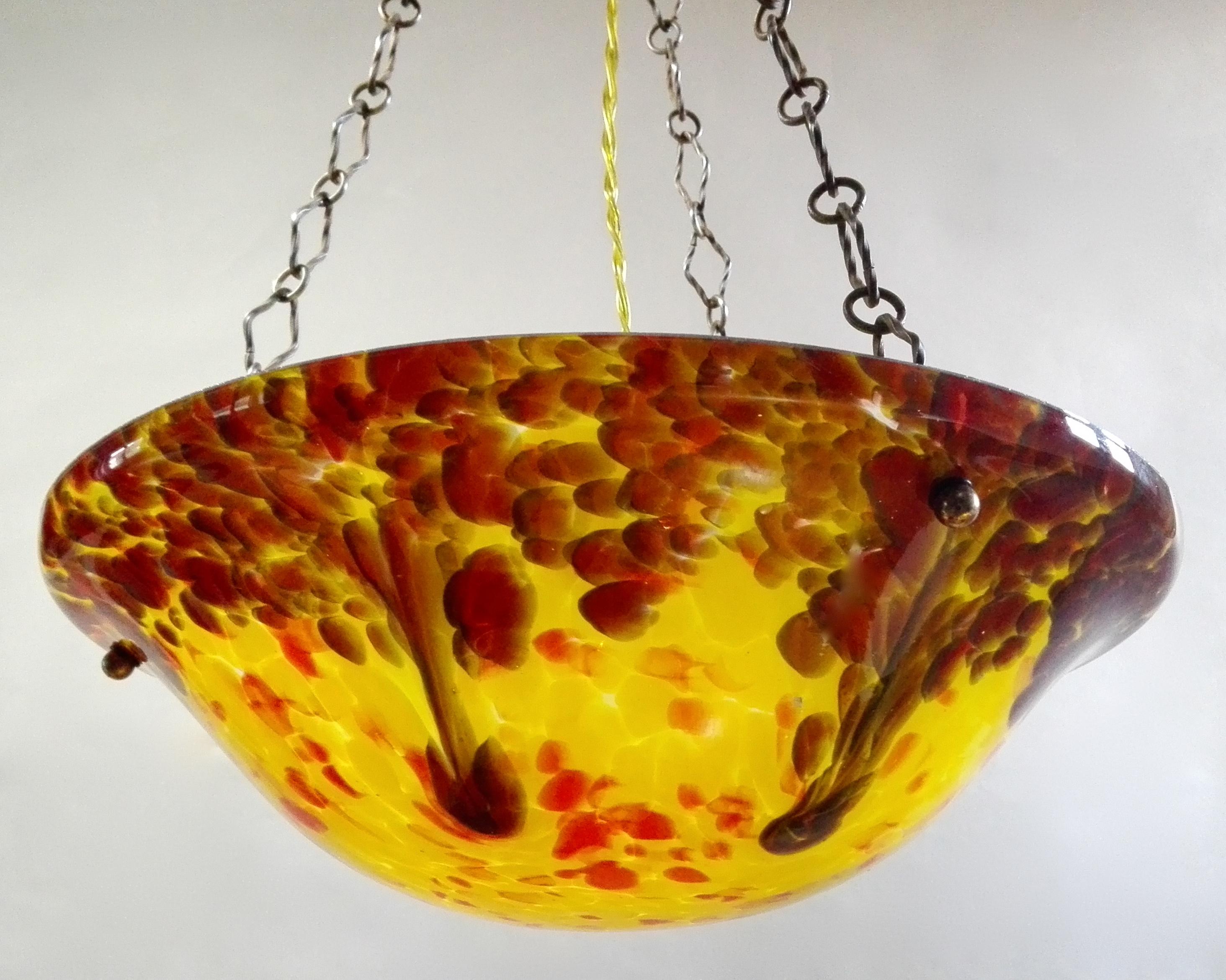 Hand-Crafted Art Deco 1940s One-Light Artistic Hand-Blown Spotted Glass Pendant Lamp For Sale