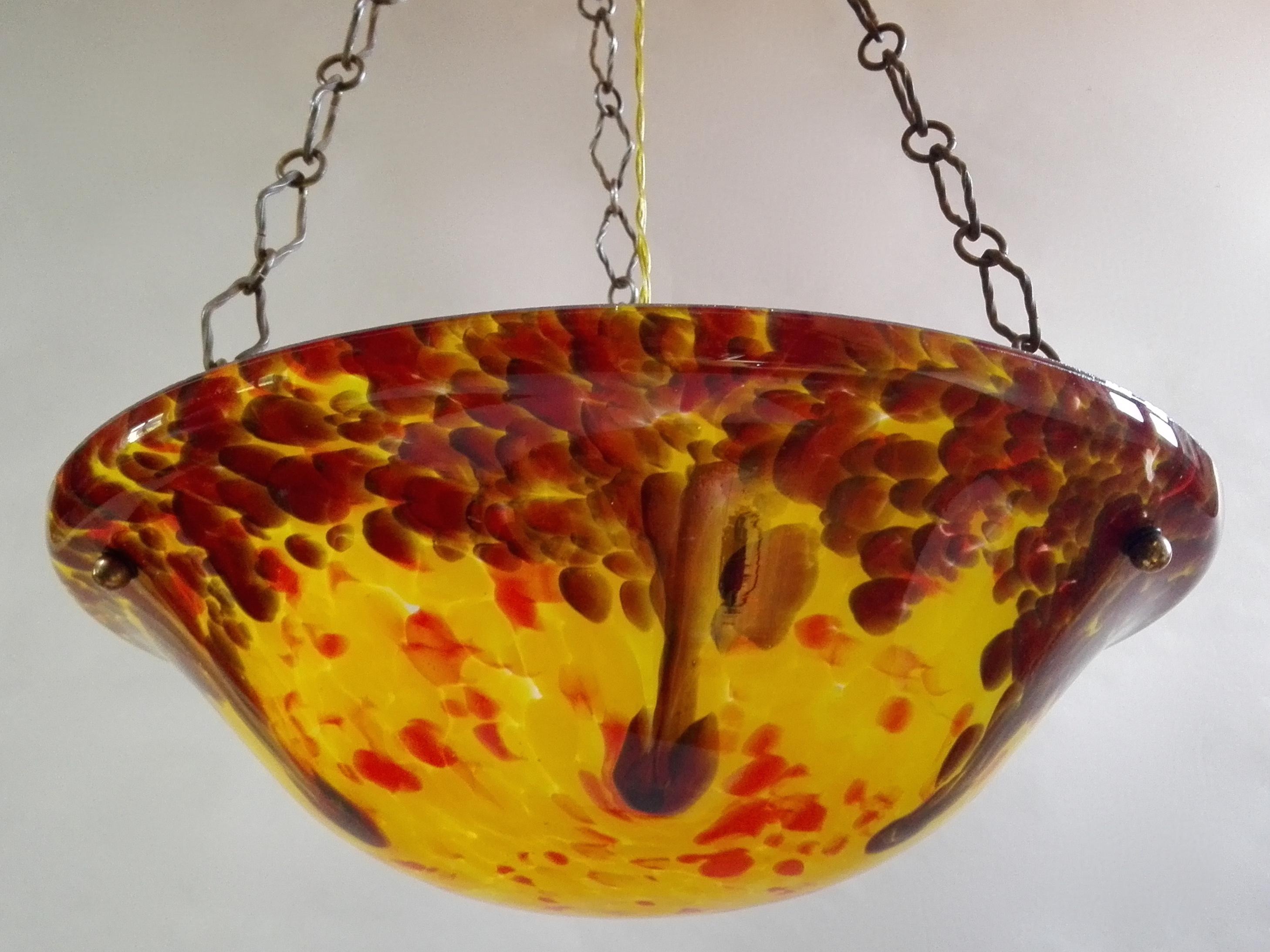 Art Deco 1940s One-Light Artistic Hand-Blown Spotted Glass Pendant Lamp In Good Condition For Sale In Caprino Veronese, VR