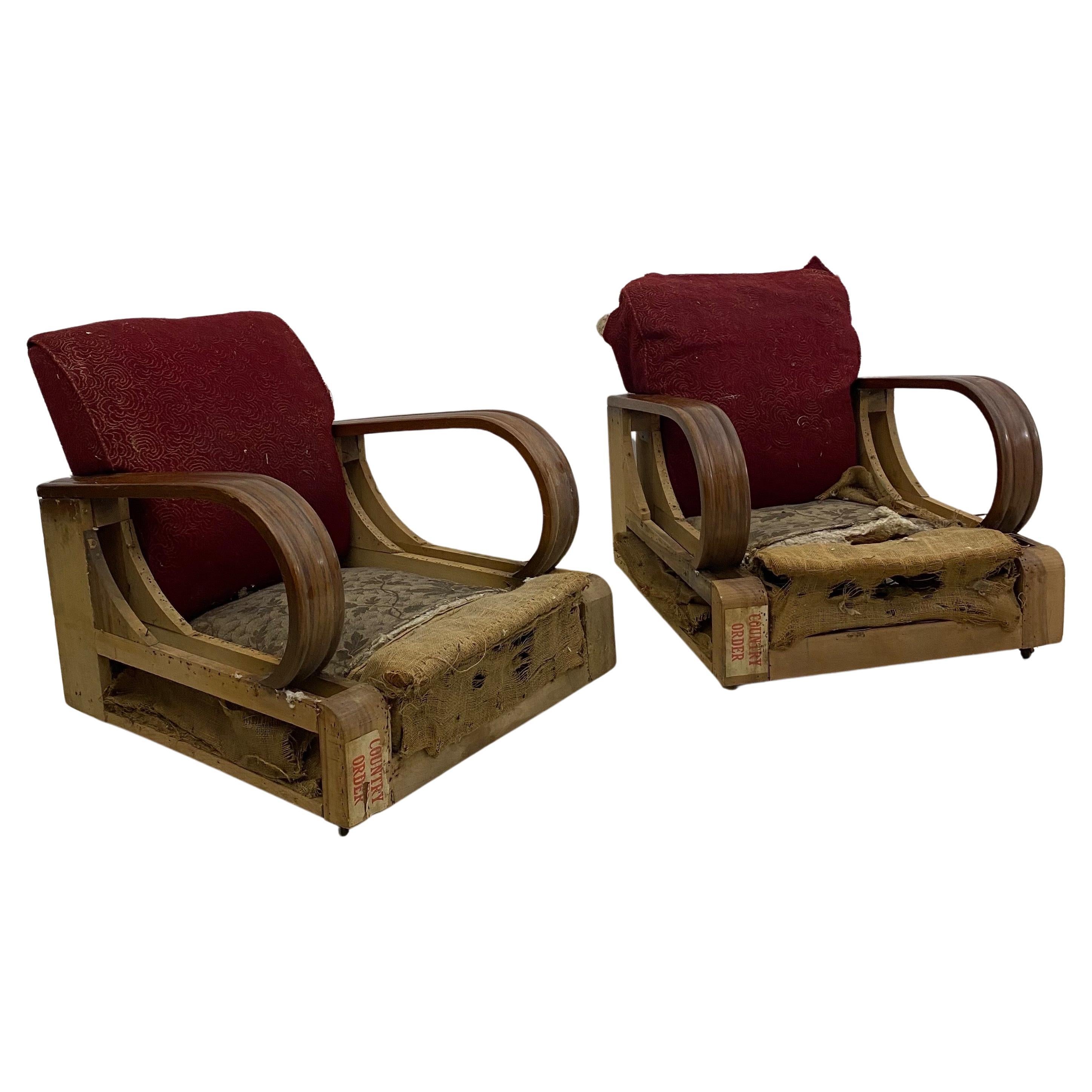 Art Deco 1940s Pair Red Distressed Armchairs Restaurierung Projekt wie gesehen Poirot