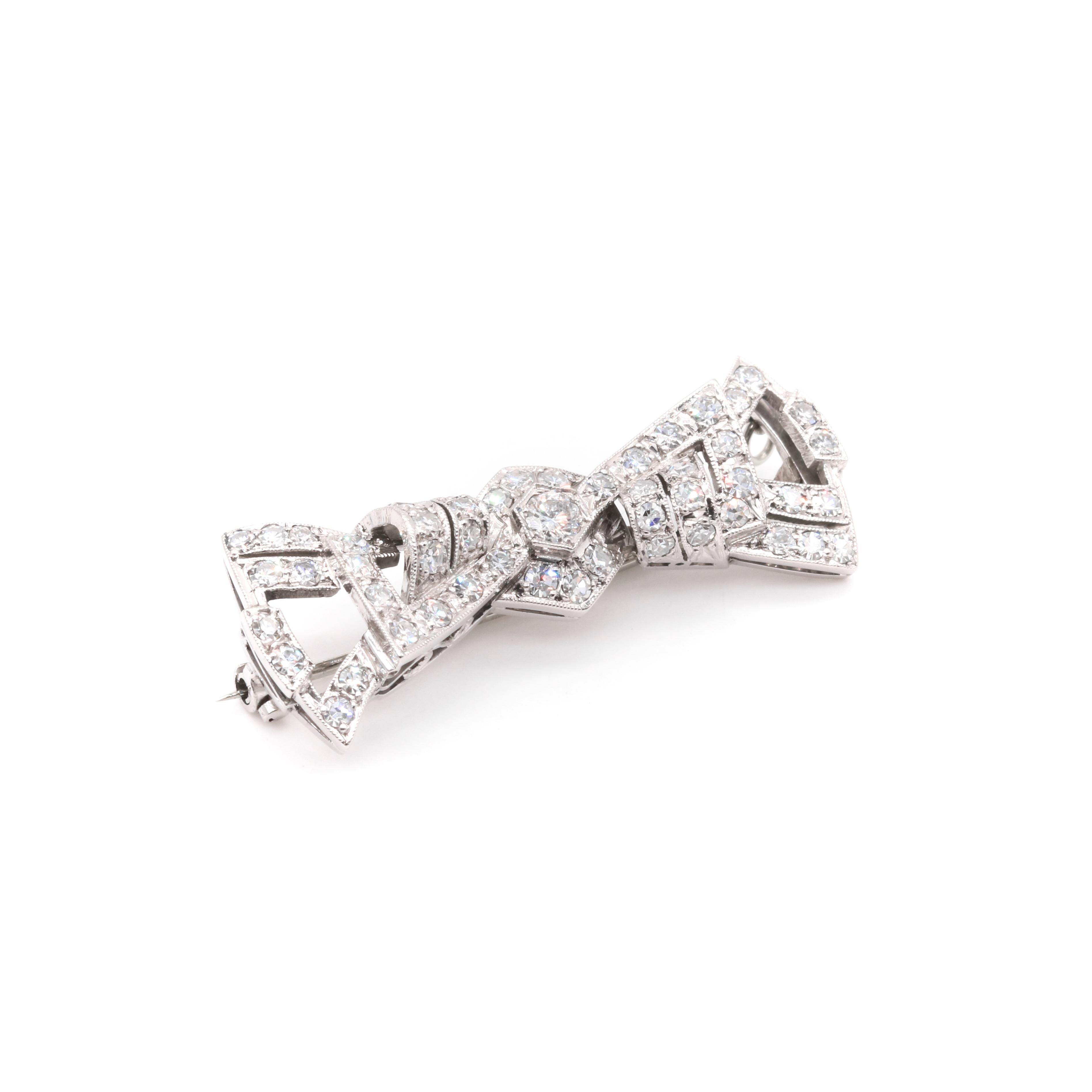 Art Deco 1940s Palladium Diamond Stylised Bow Brooch In Good Condition For Sale In Staines-Upon-Thames, GB