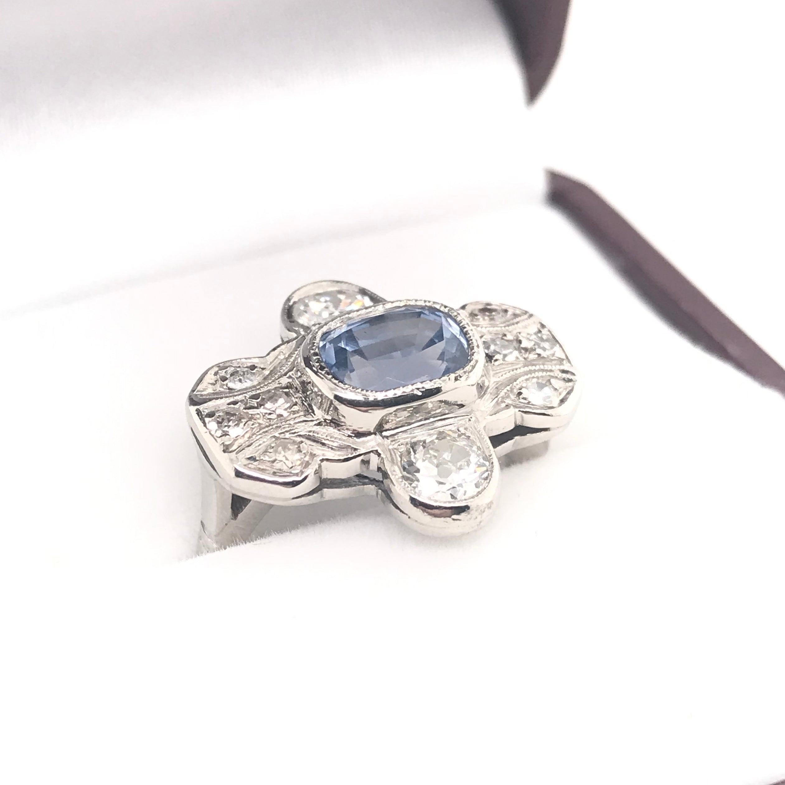 Art Deco 1.95 Carat Ceylon Sapphire and Diamond Platinum Ring For Sale 2