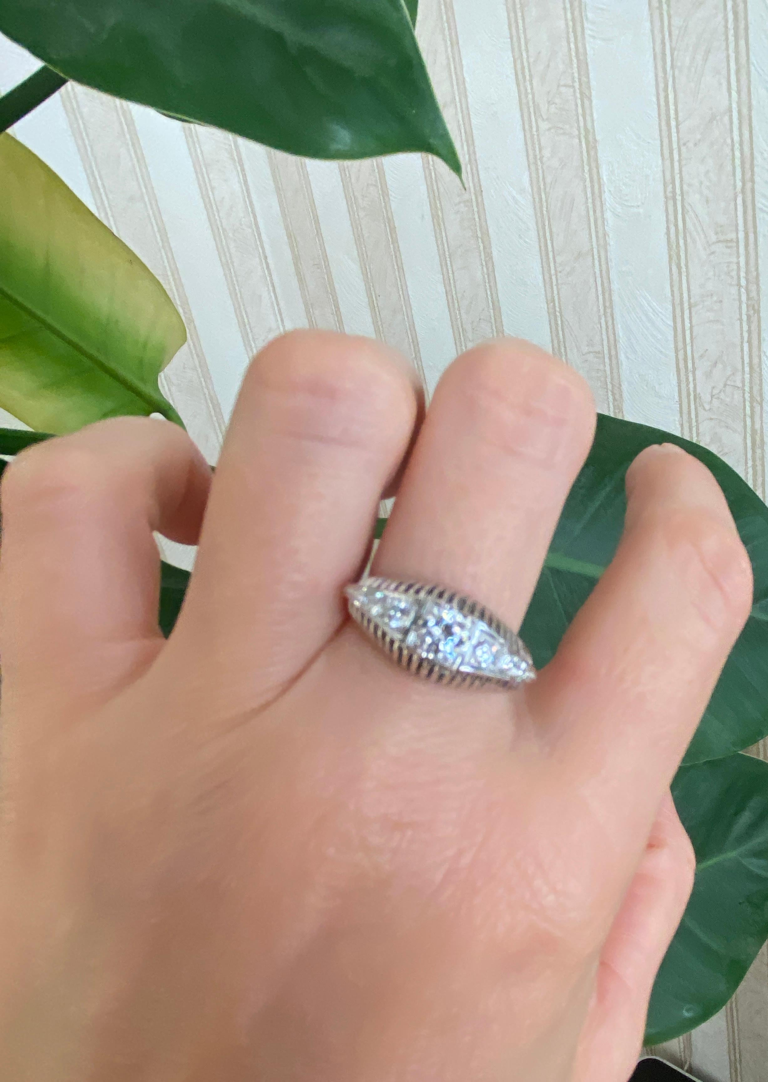 Art Deco 1940's  Vintage Diamond Solitaire Engagement White gold Ring For Sale 5