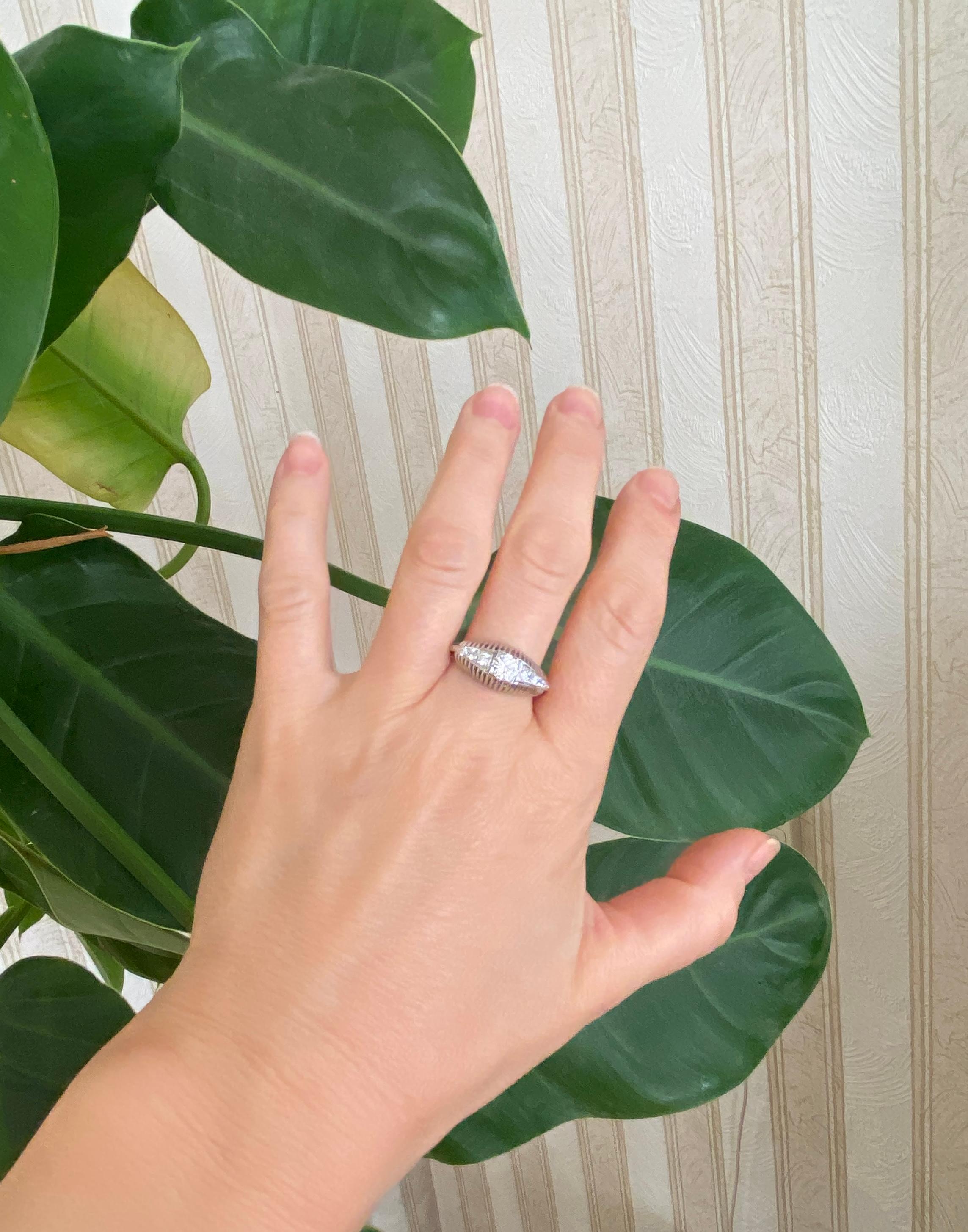 Art Deco 1940's  Vintage Diamond Solitaire Engagement White gold Ring For Sale 4