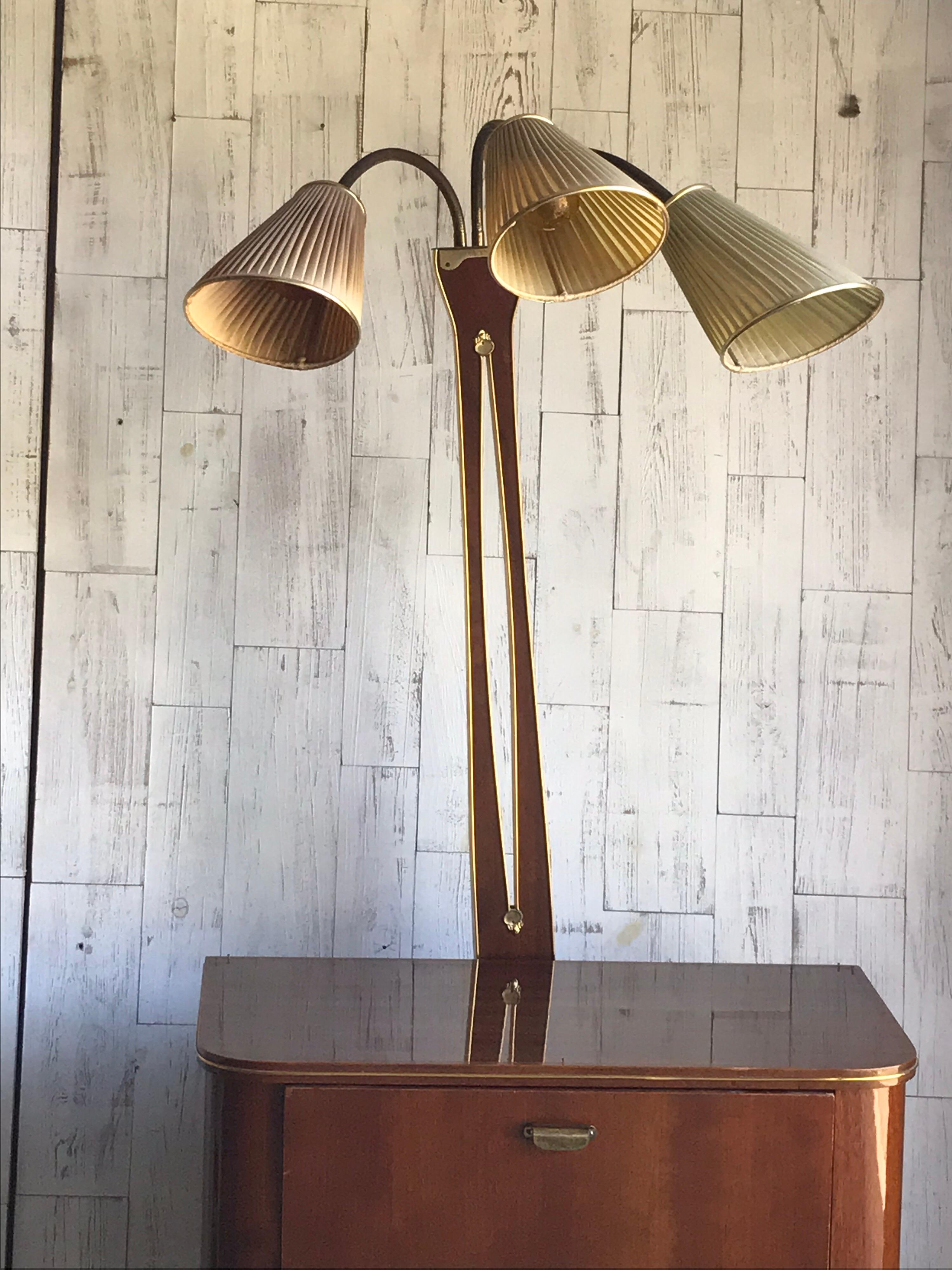 Art Deco 1950s Walnut Drinks Bar Cocktail Liquor Cabinet with Lamp Stand For Sale 7