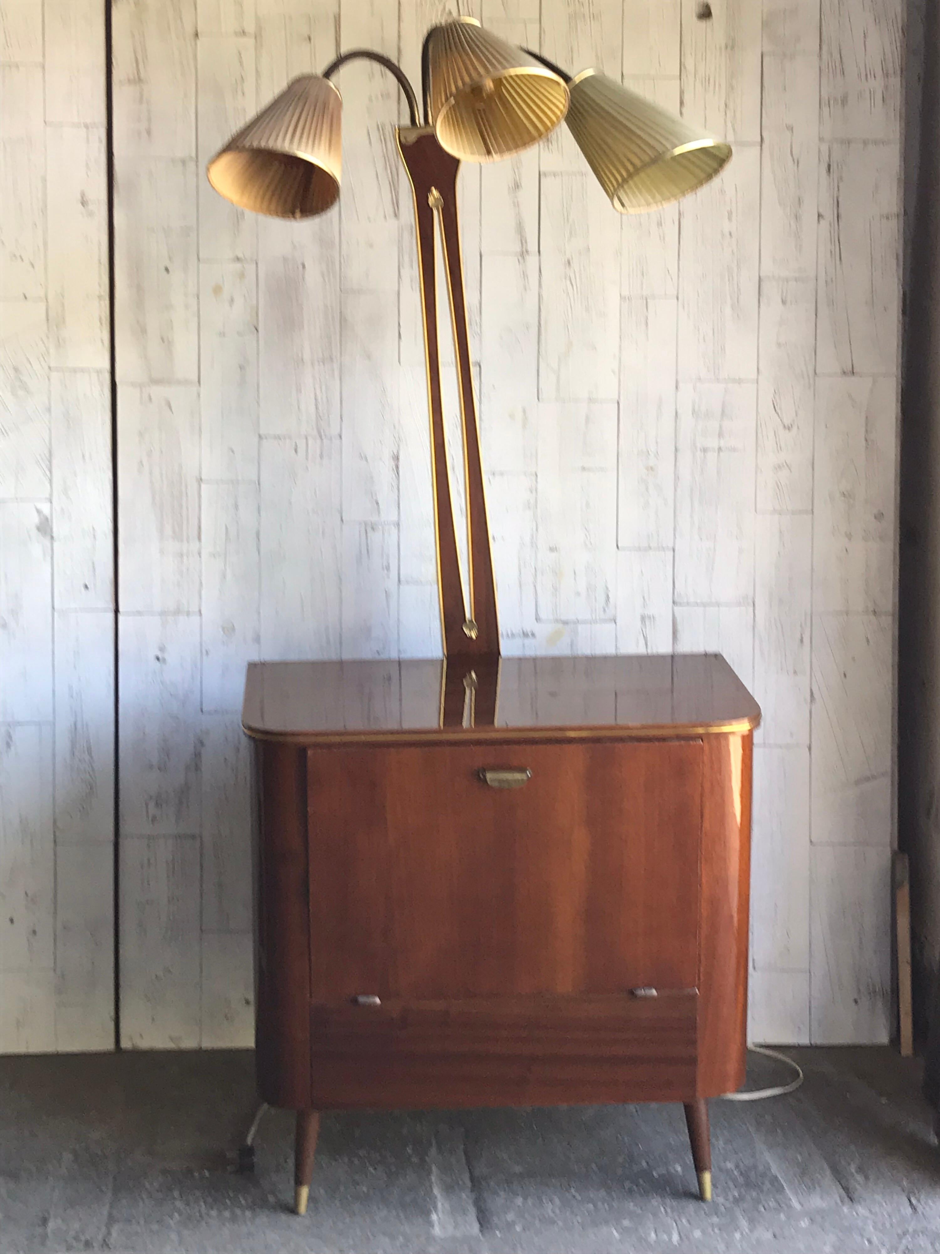 Art Deco 1950s Walnut Drinks Bar Cocktail Liquor Cabinet with Lamp Stand For Sale 8
