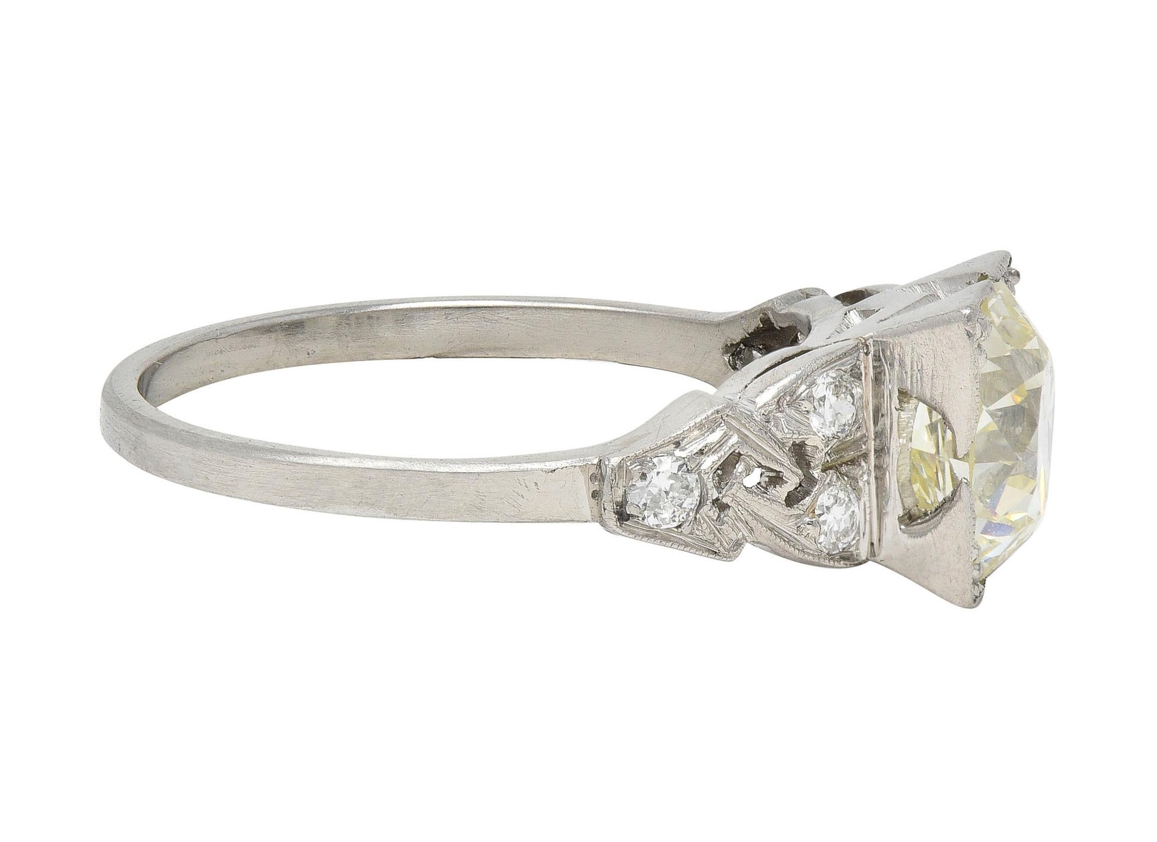 Taglio antico europeo Anello di fidanzamento vintage in platino con diamante vecchio taglio europeo Art of Vintage 1,96 CTW in vendita
