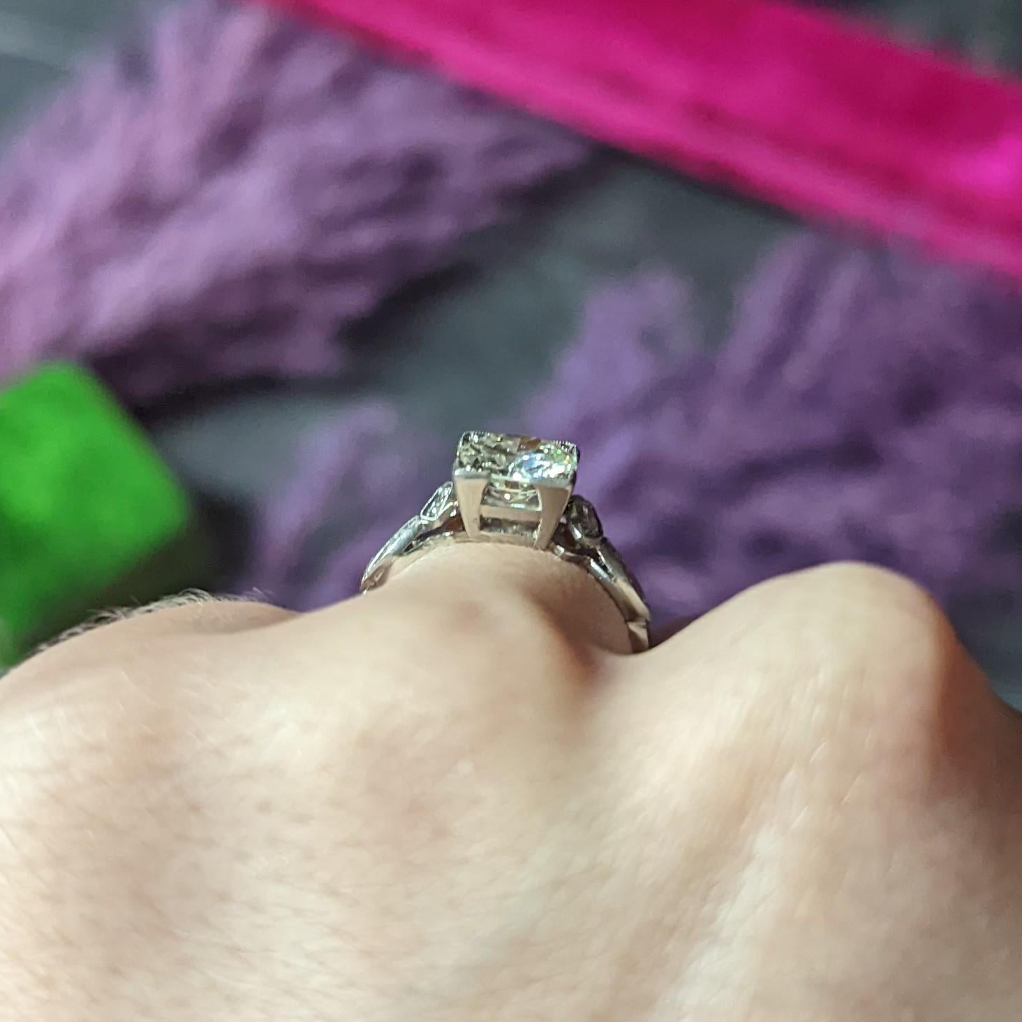 Bague de fiançailles marquise en platine avec diamant européen ancien de 1,96 carat en vente 7