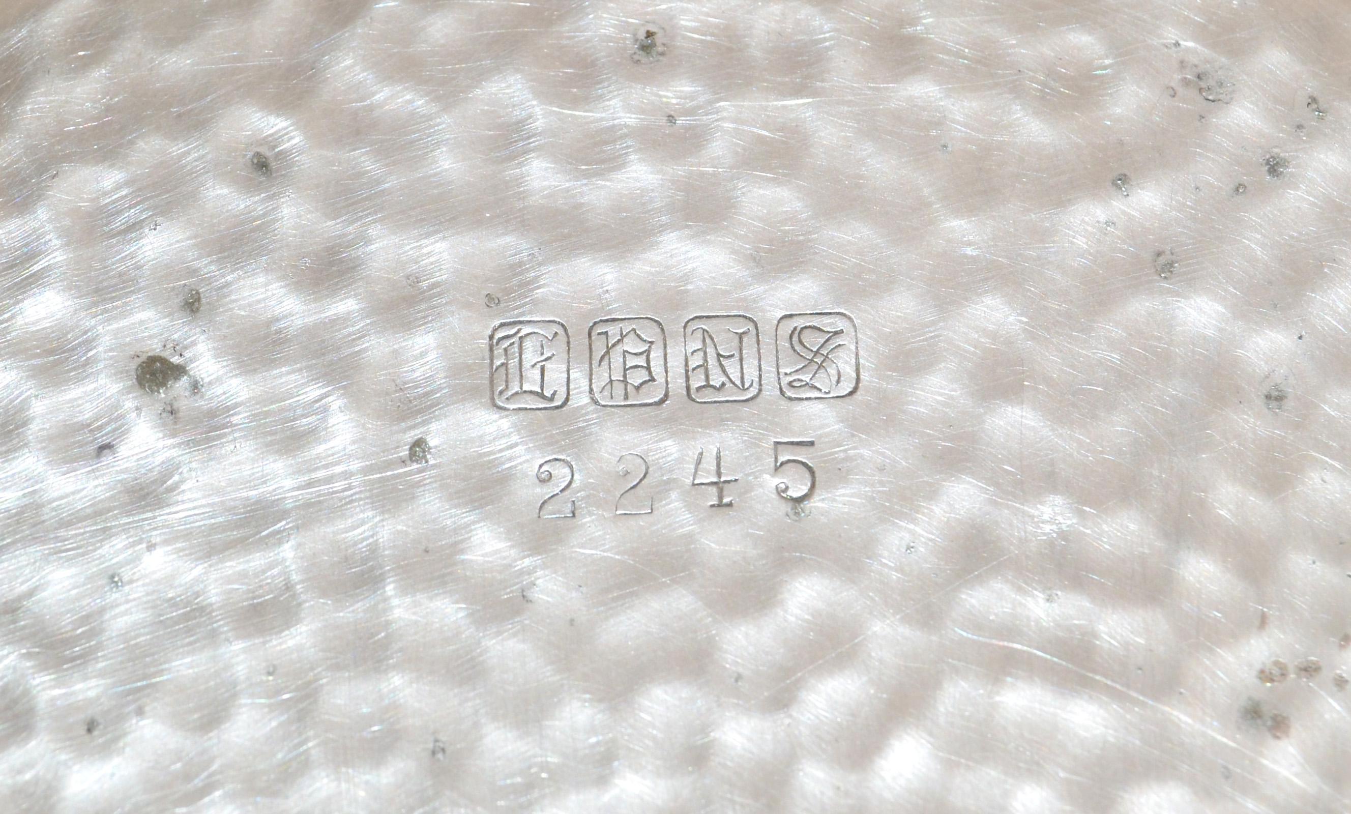 Art Decó 1969 Plato de plata martillada a mano EPNS 2245 Cuenco decorativo para centro de mesa en venta 6