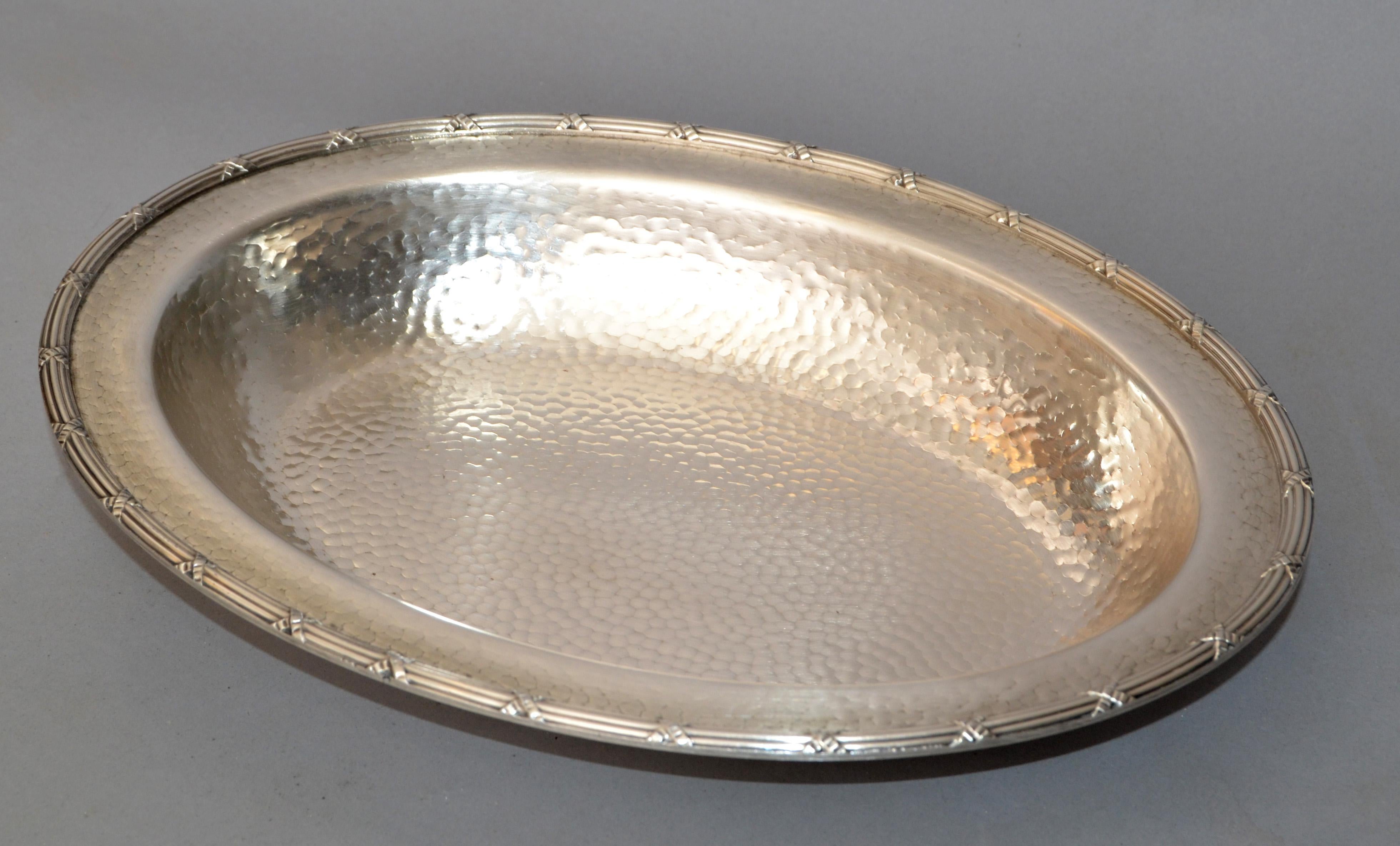 Art Deco 1969 Hand-Hammered Silver Plate EPNS 2245 Centerpiece Decorative Bowl In Good Condition For Sale In Miami, FL