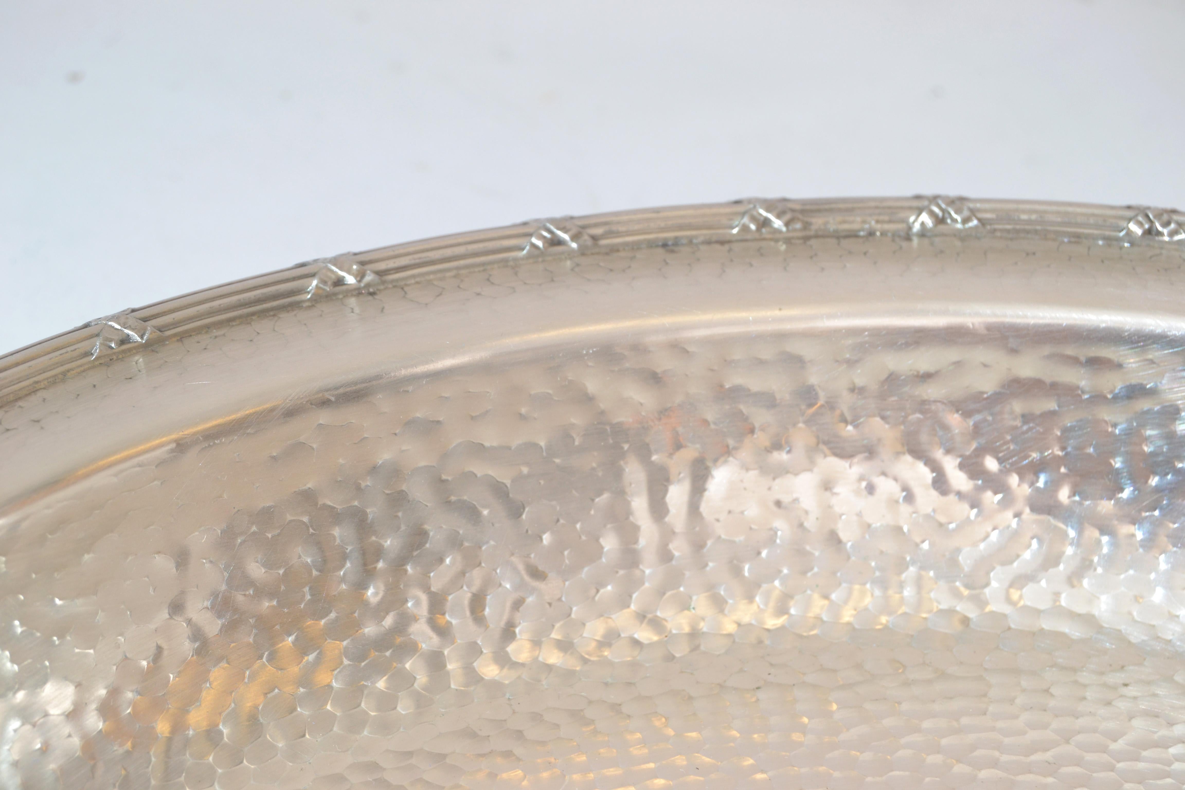 Art Deco 1969 Hand-Hammered Silver Plate EPNS 2245 Centerpiece Decorative Bowl For Sale 1