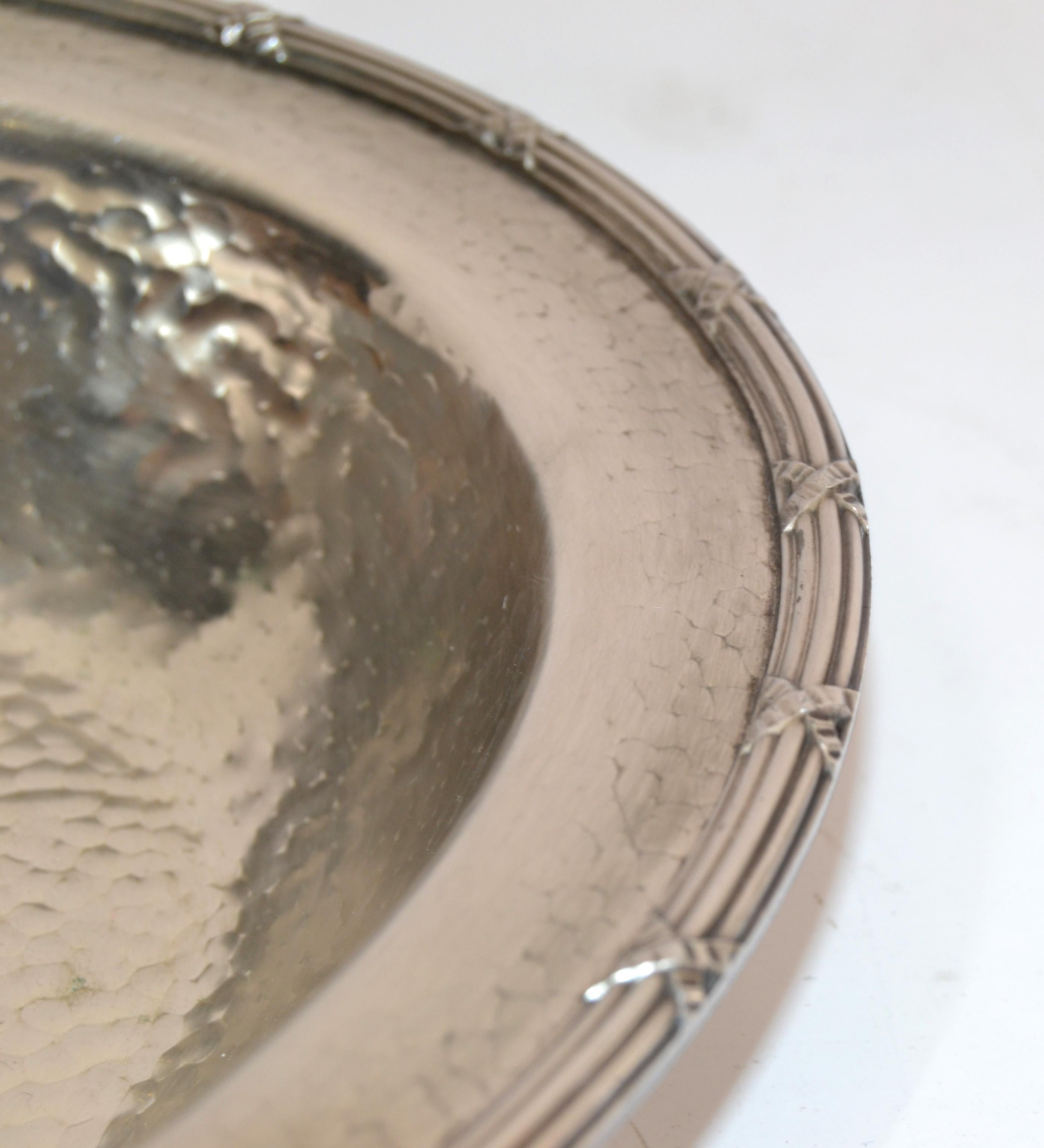 Art Deco 1969 Hand-Hammered Silver Plate EPNS 2245 Centerpiece Decorative Bowl For Sale 2