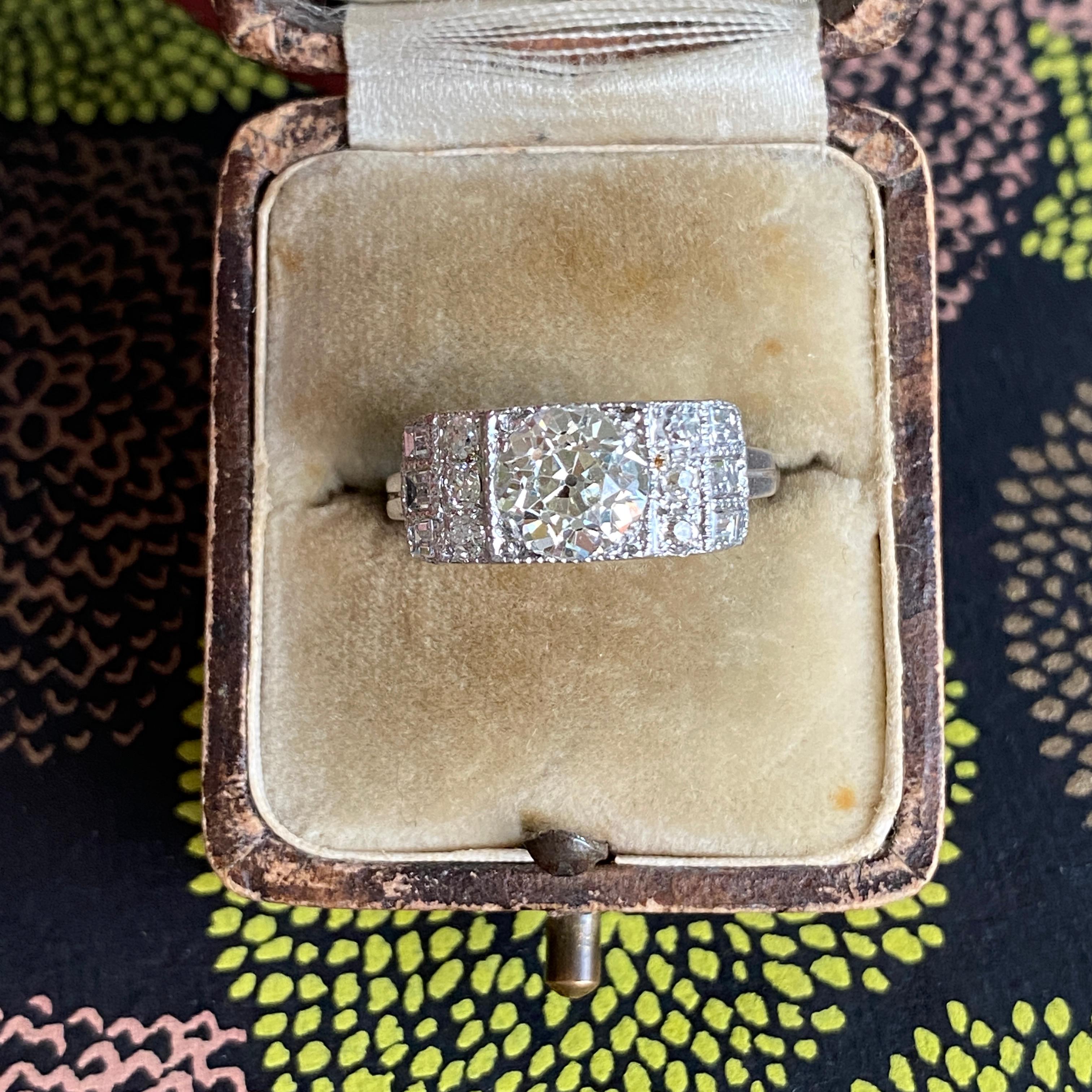 Art Deco 1,97 Karat TW Diamant-Platin-Ring (Alteuropäischer Schliff) im Angebot
